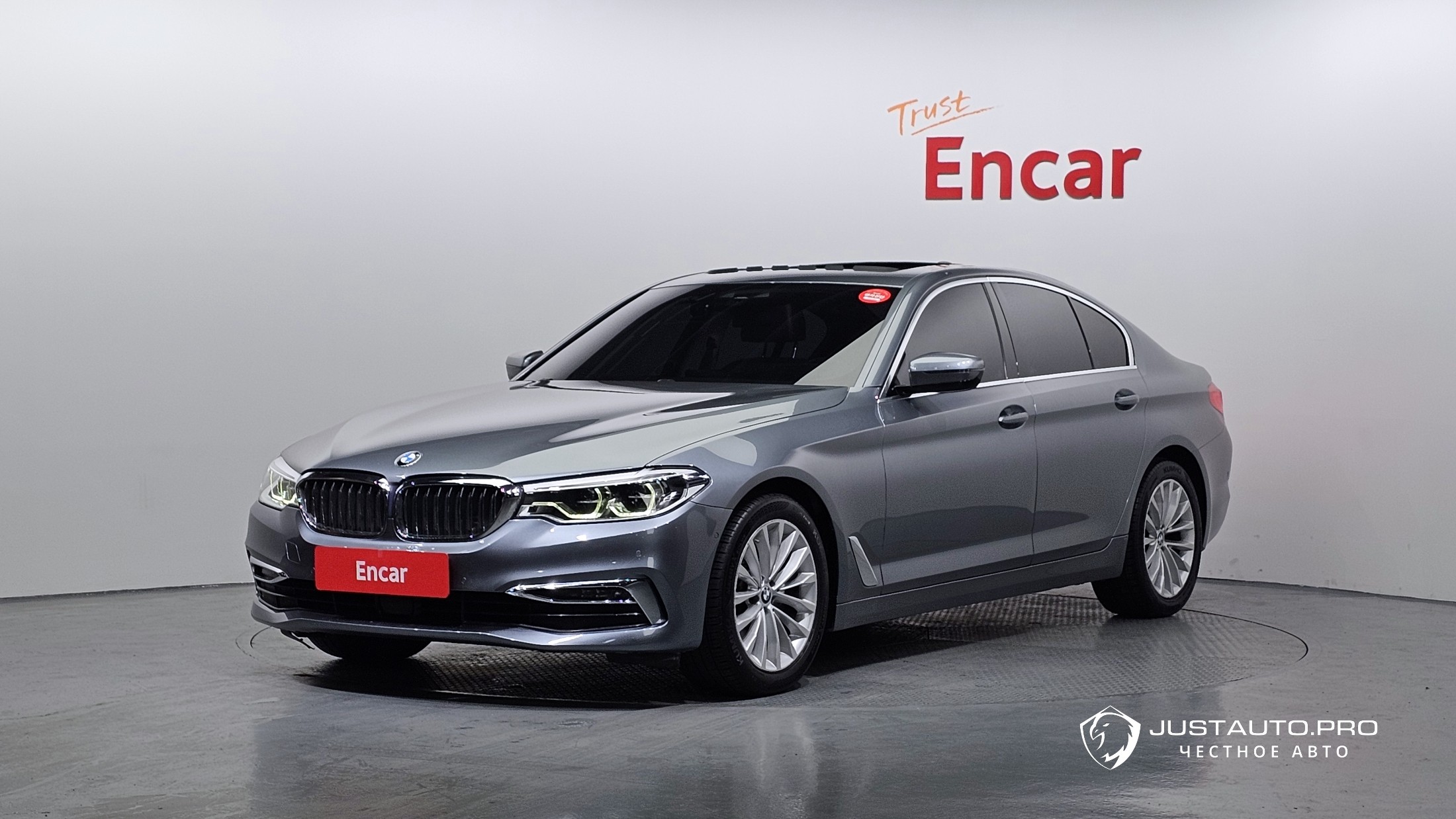 Автомобиль BMW 5-Series