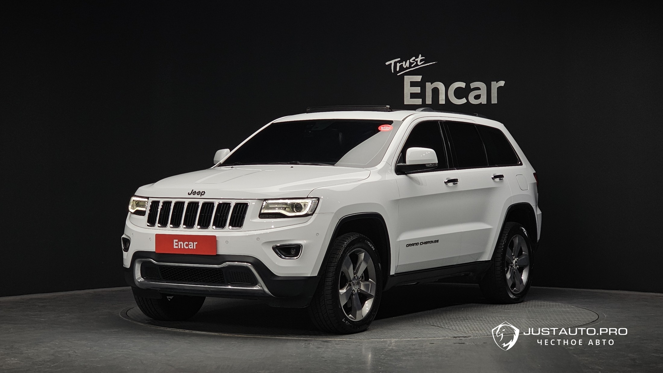 Автомобиль Jeep Cherokee