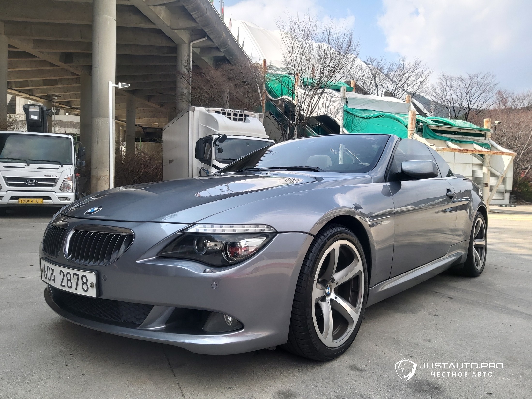 Автомобиль BMW 6-Series