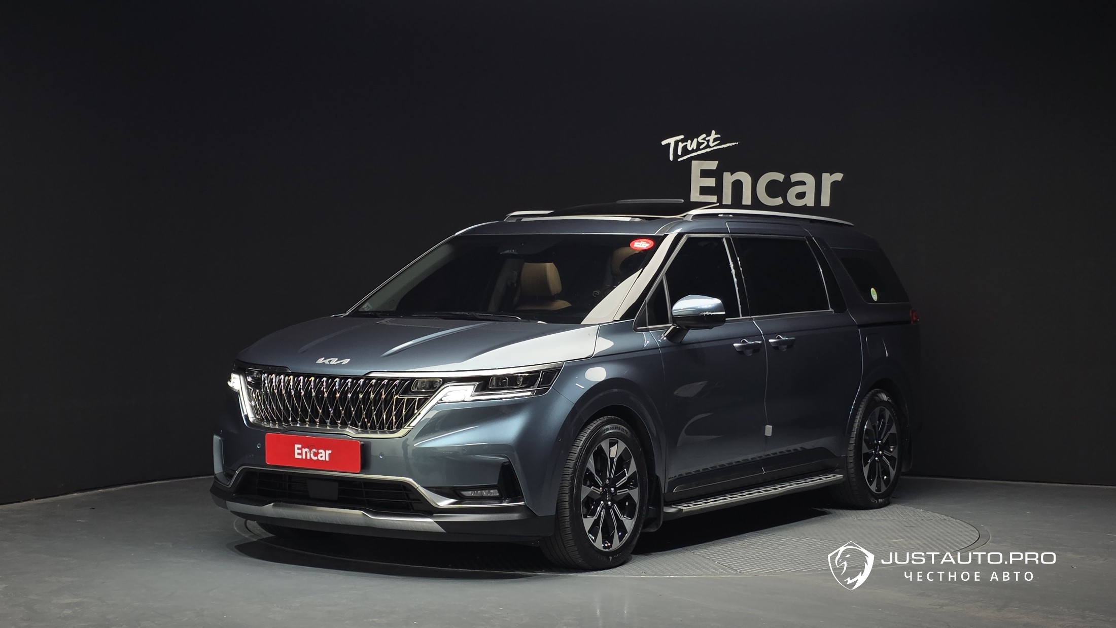 Автомобиль Kia Canival