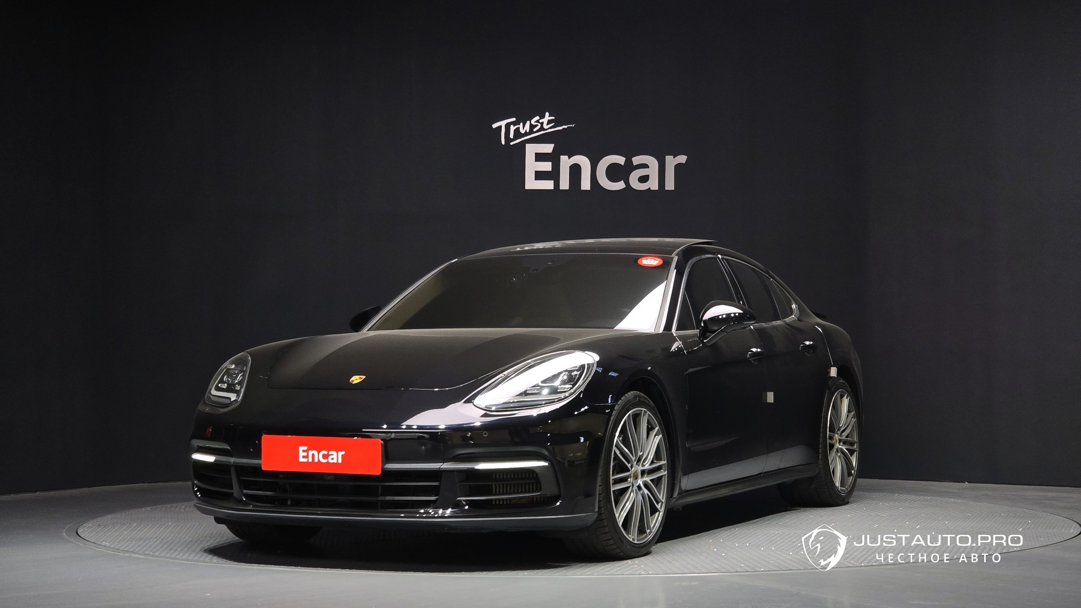 Автомобиль Porsche Panamera