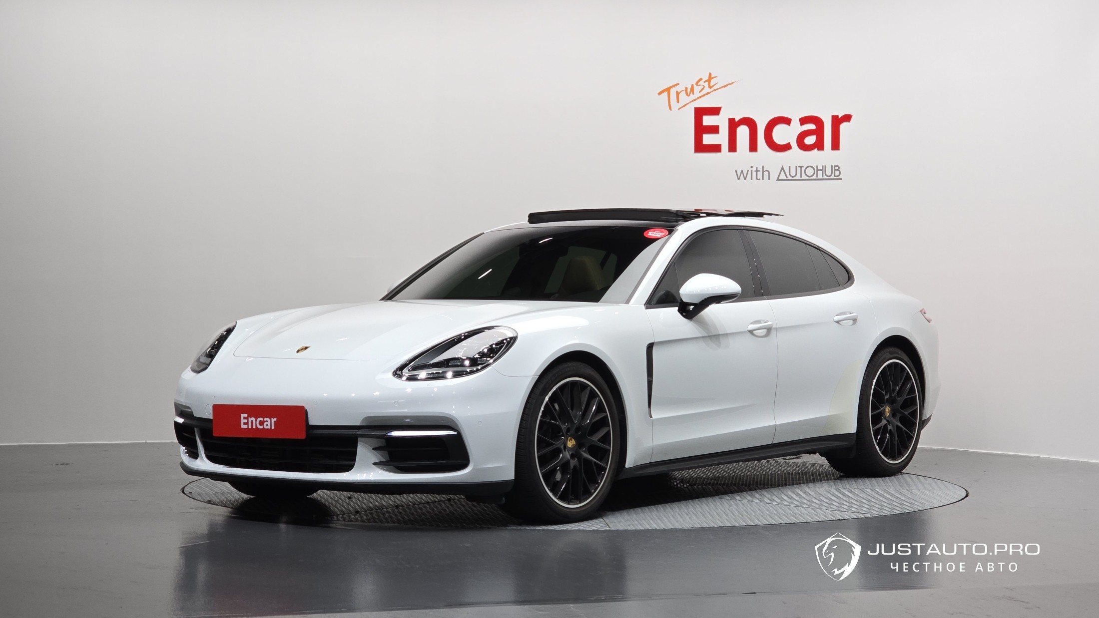 Автомобиль Porsche Panamera