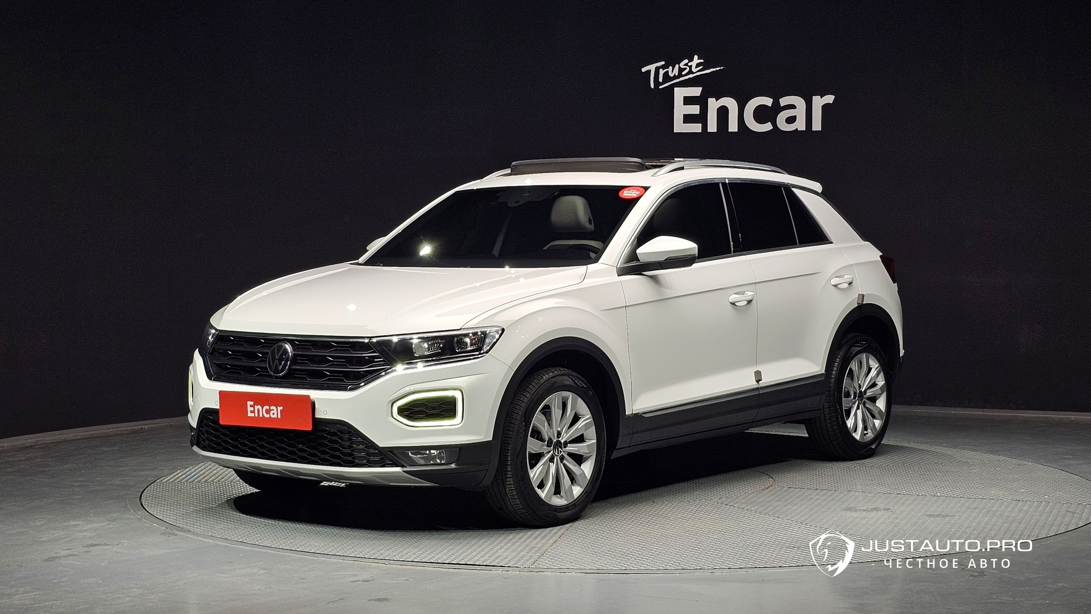 Автомобиль Volkswagen T-Roc