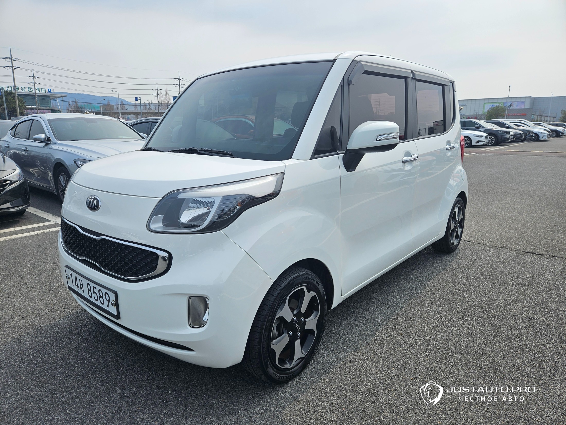 Автомобиль Kia RAY