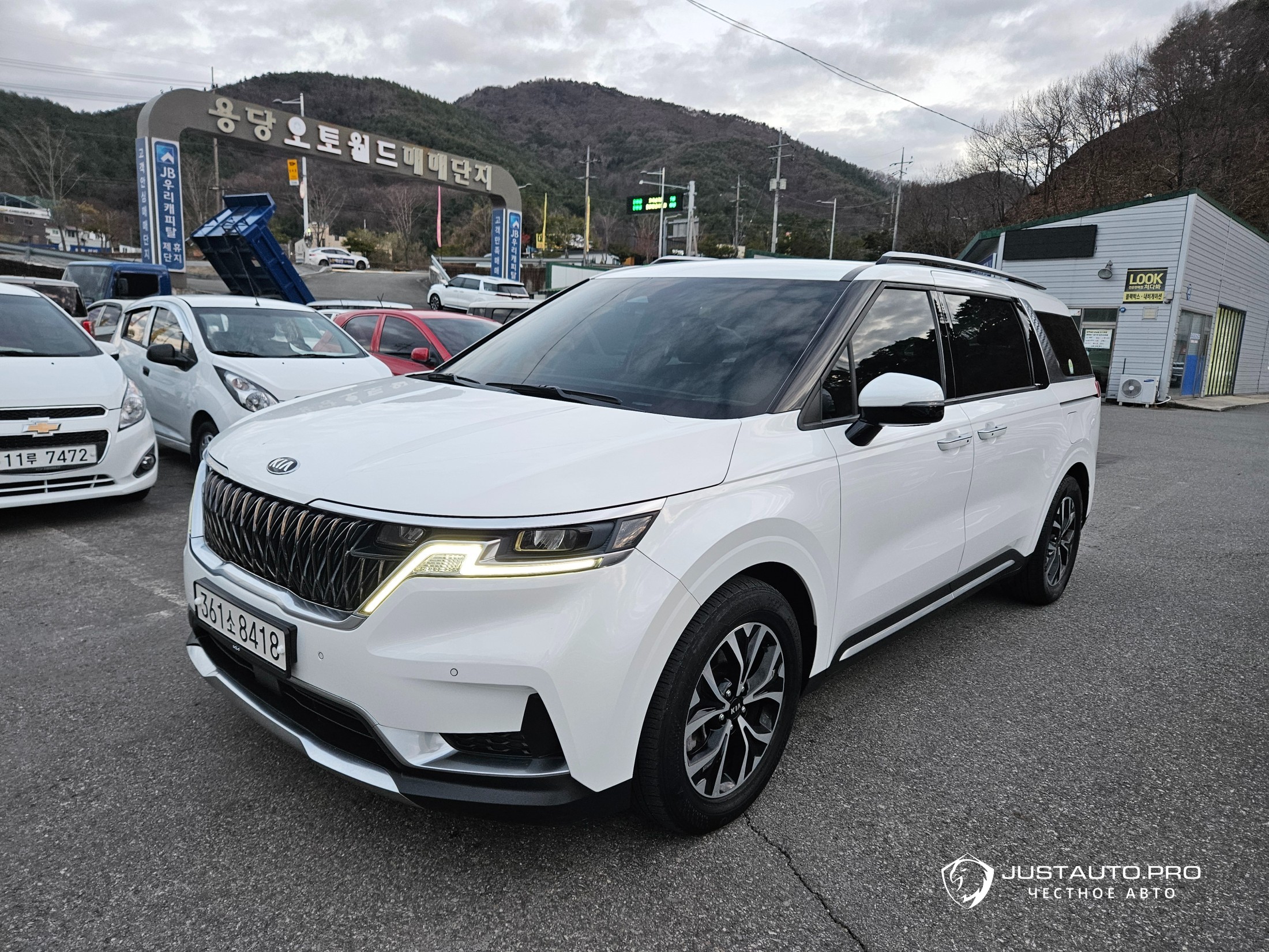Автомобиль Kia Canival