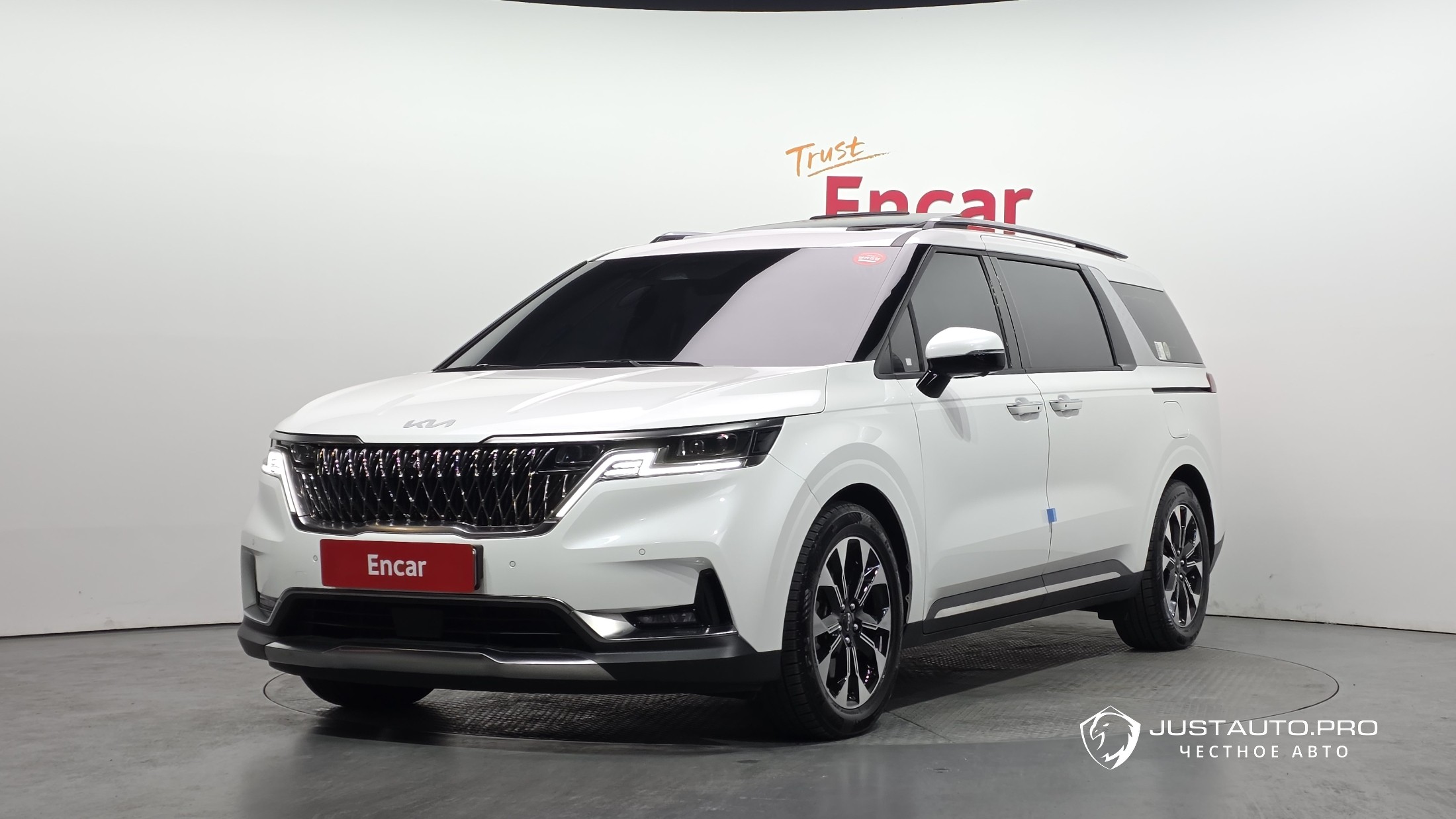 Автомобиль Kia Canival