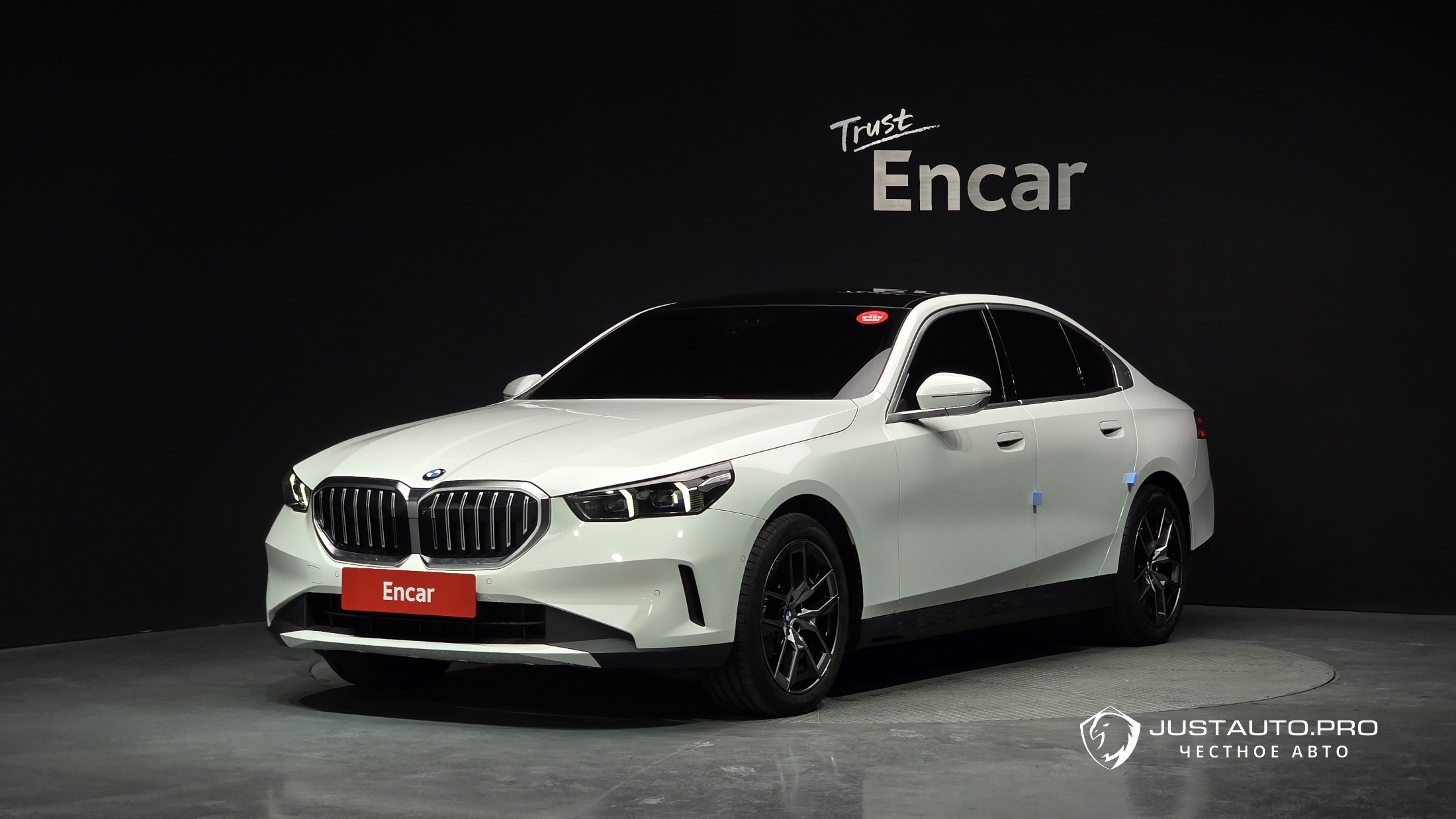 Автомобиль BMW 5-Series