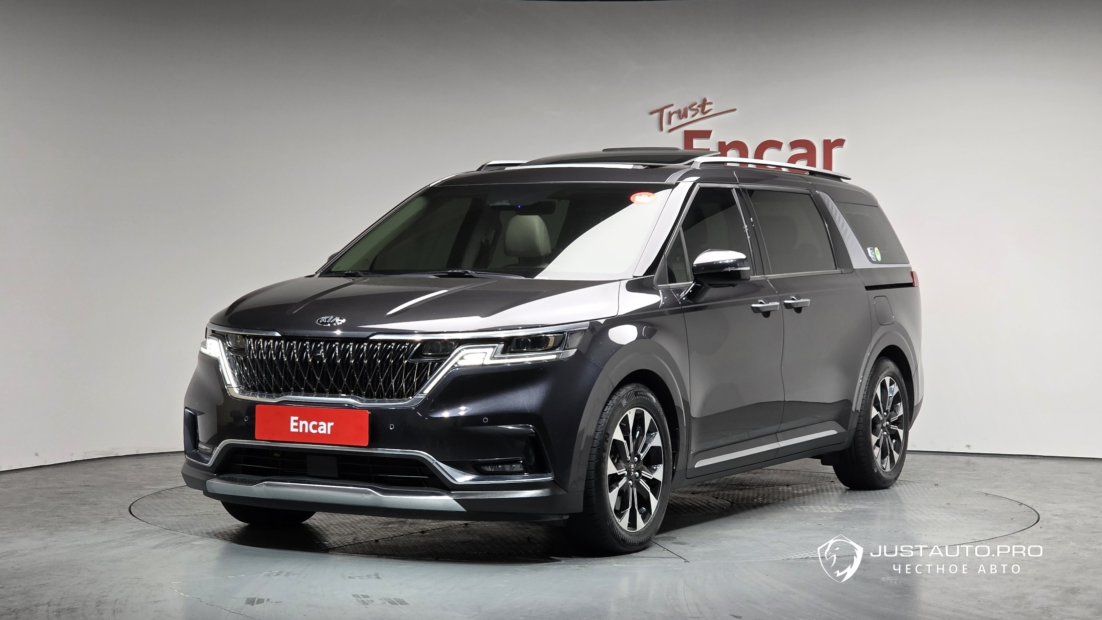 Автомобиль Kia Canival