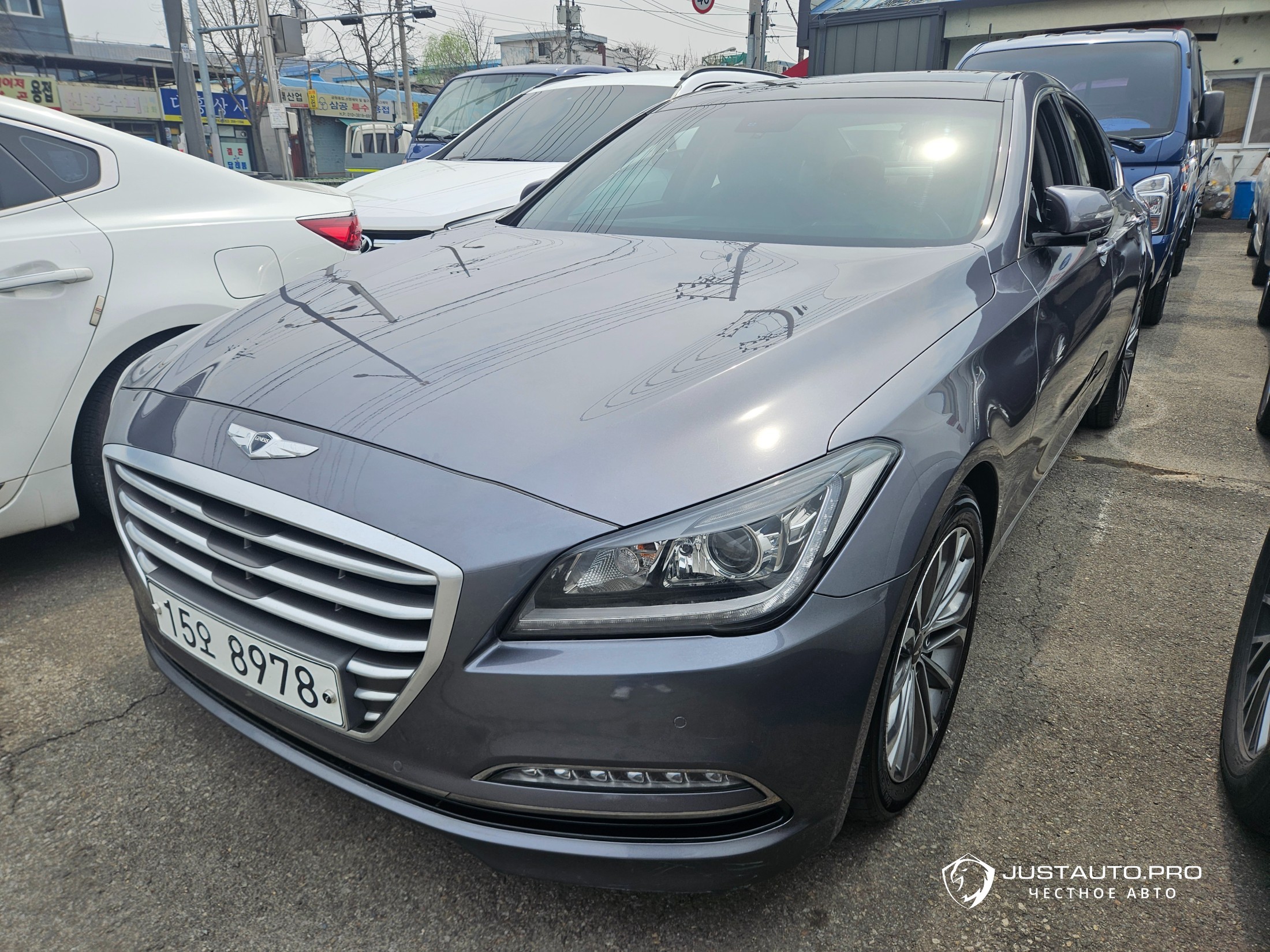 Автомобиль Hyundai Genesis