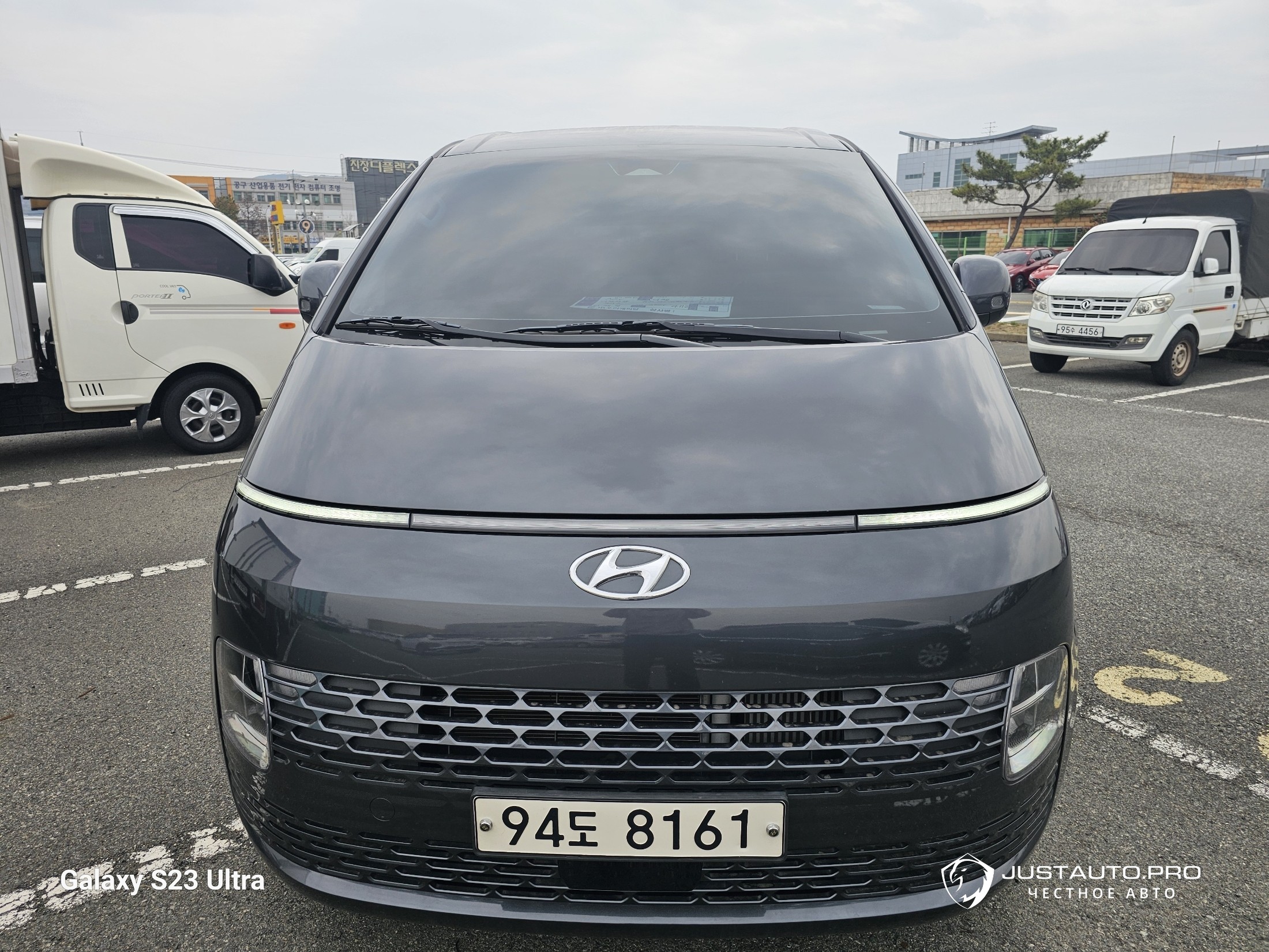 Автомобиль Hyundai Staria