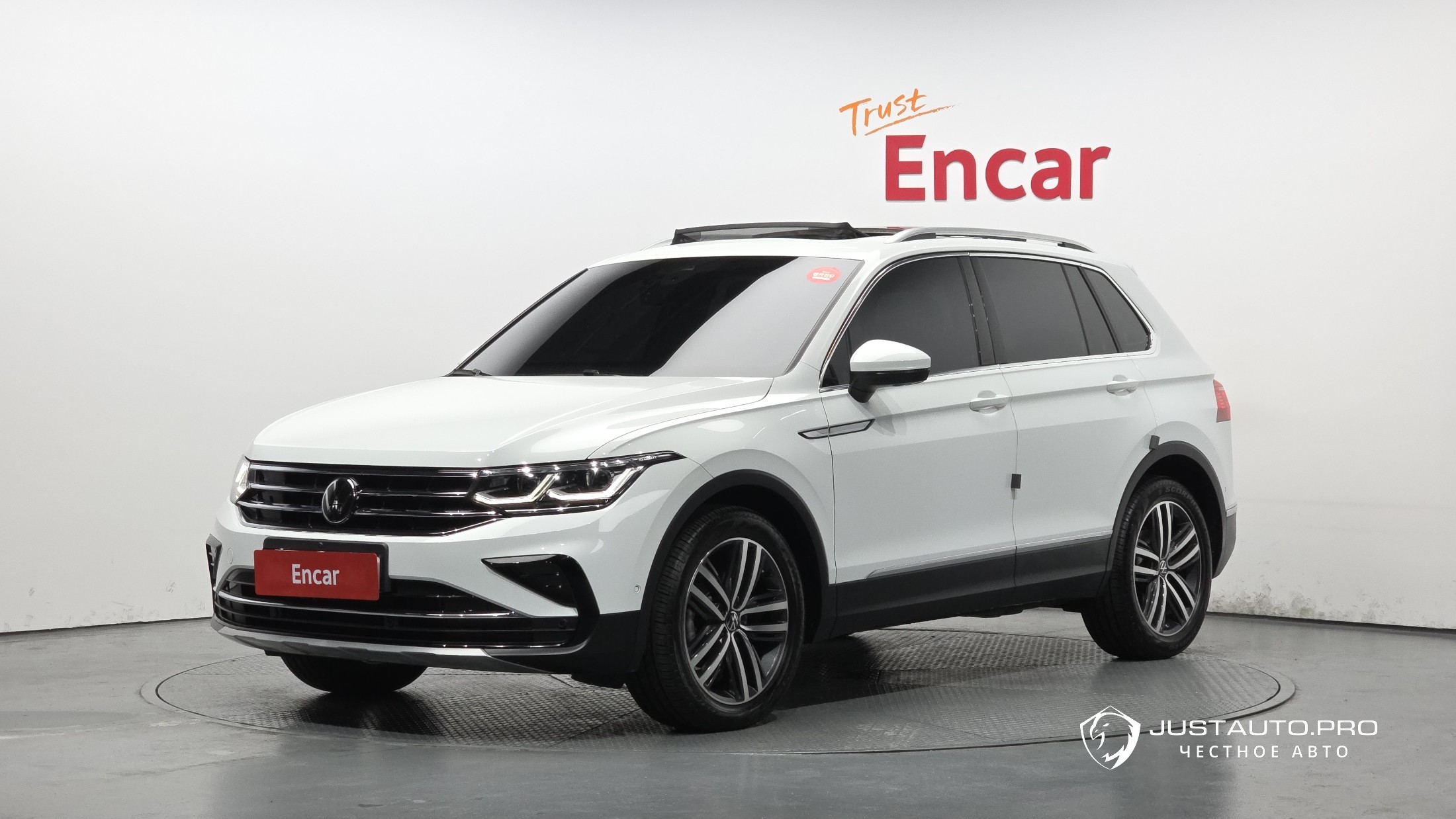 Автомобиль Volkswagen Tiguan
