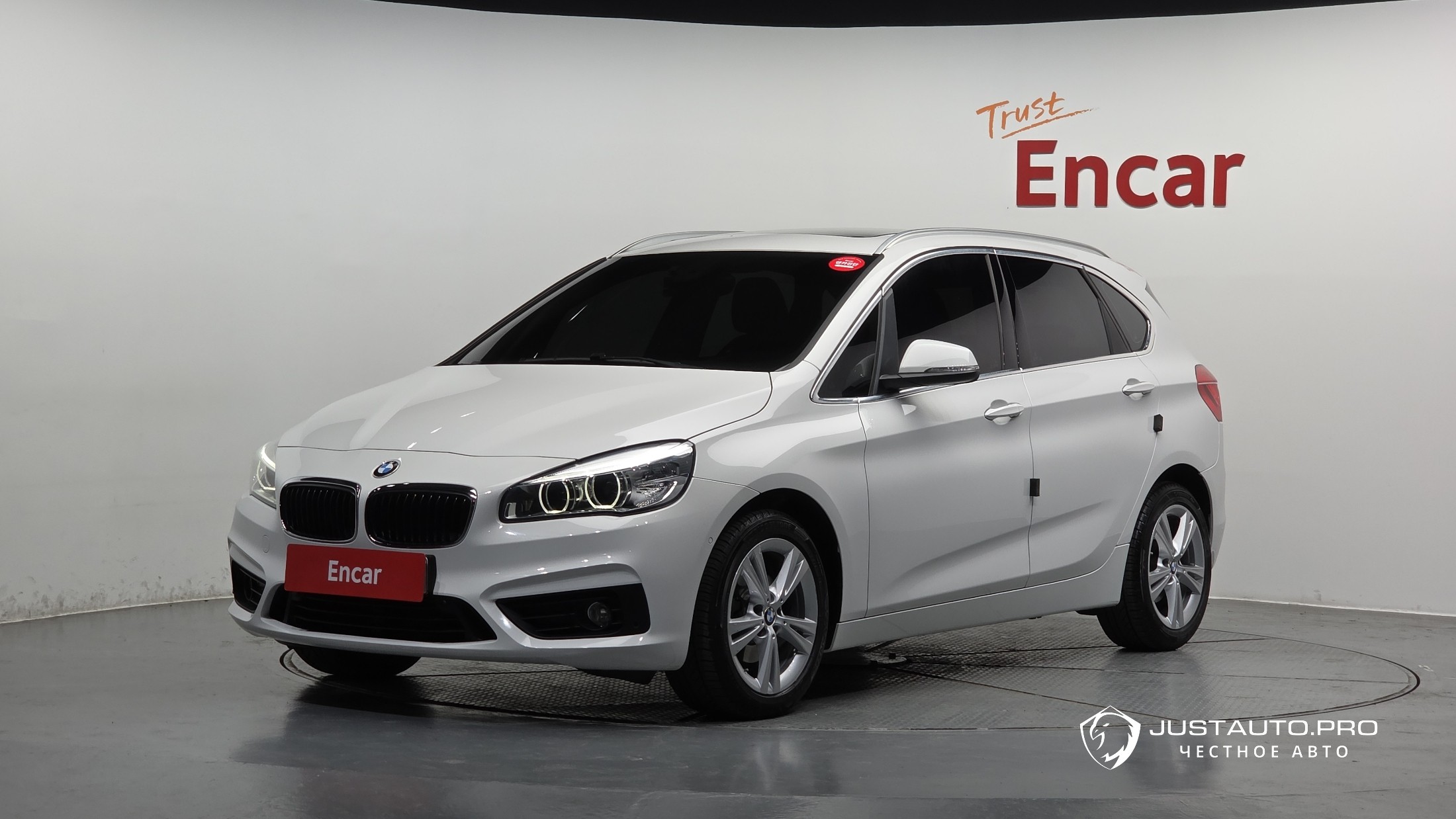 Автомобиль BMW 2-Series