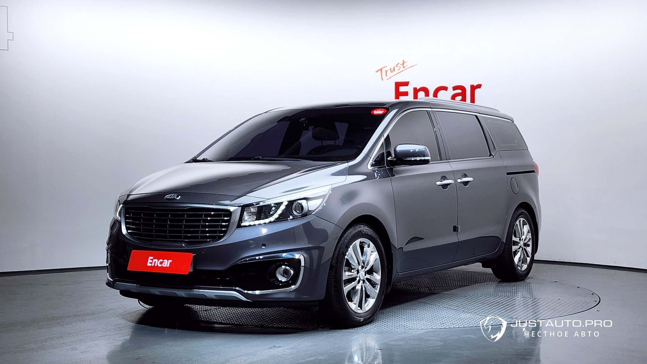 Автомобиль Kia Canival