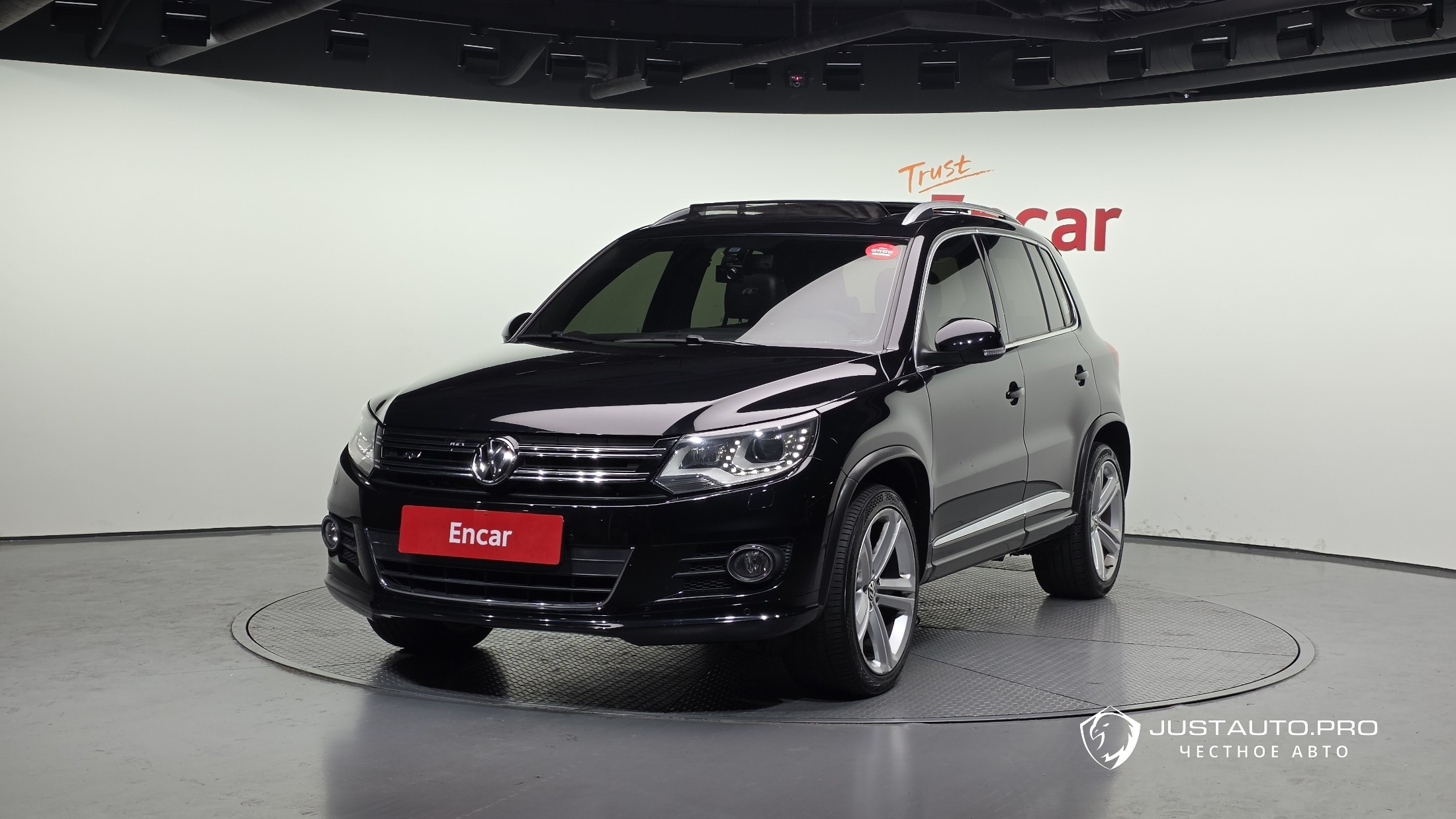 Автомобиль Volkswagen Tiguan