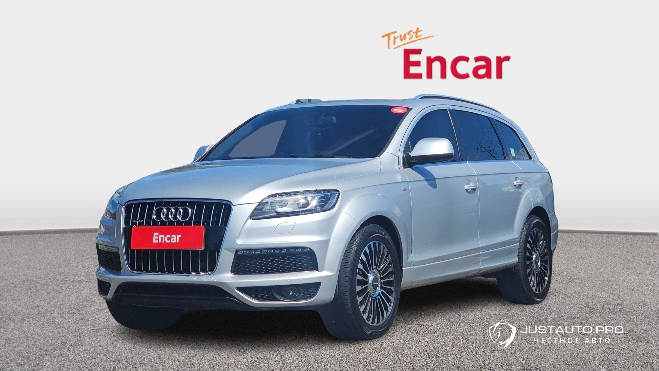 Автомобиль Audi Q7