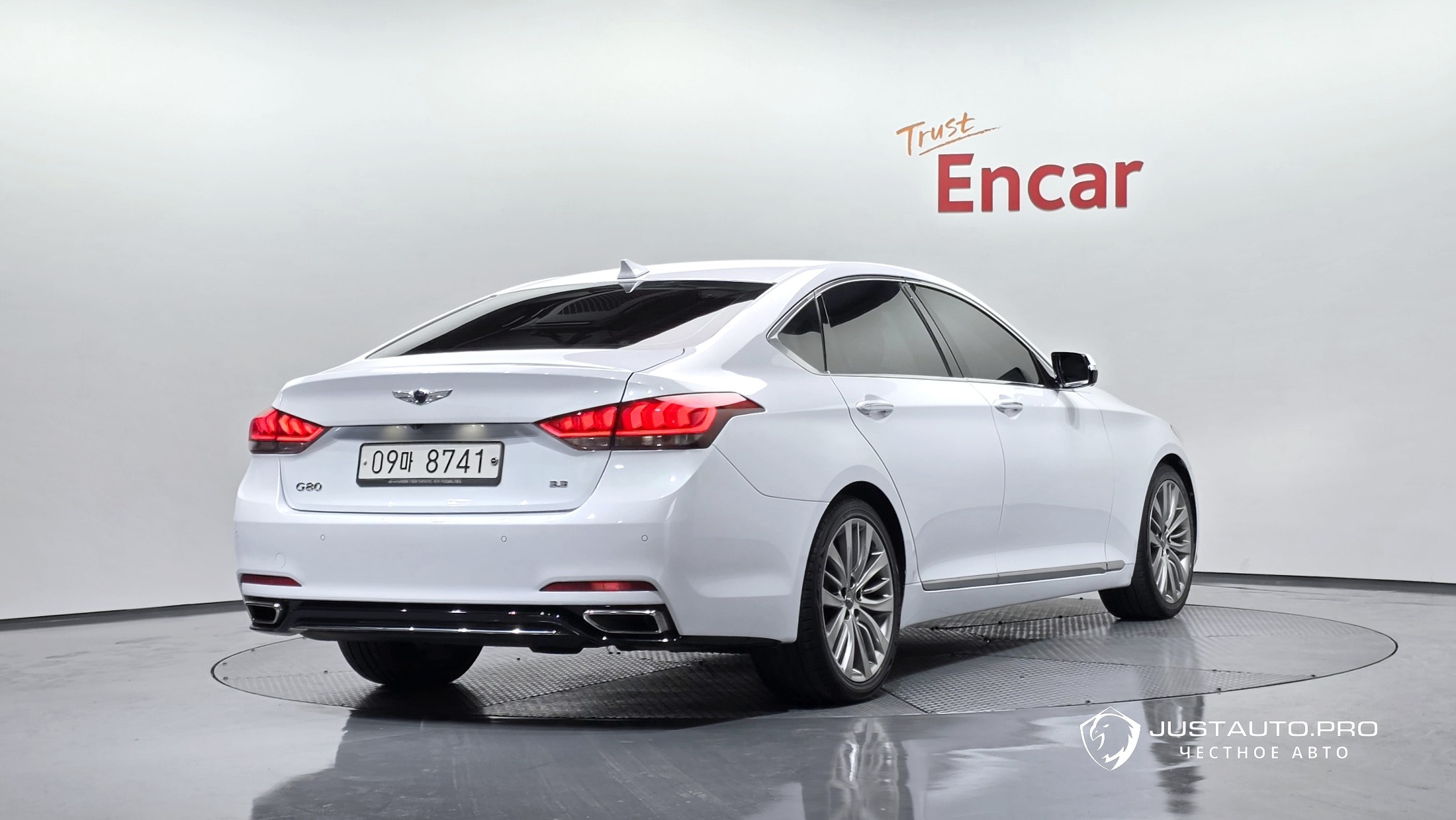 Автомобиль Genesis G80