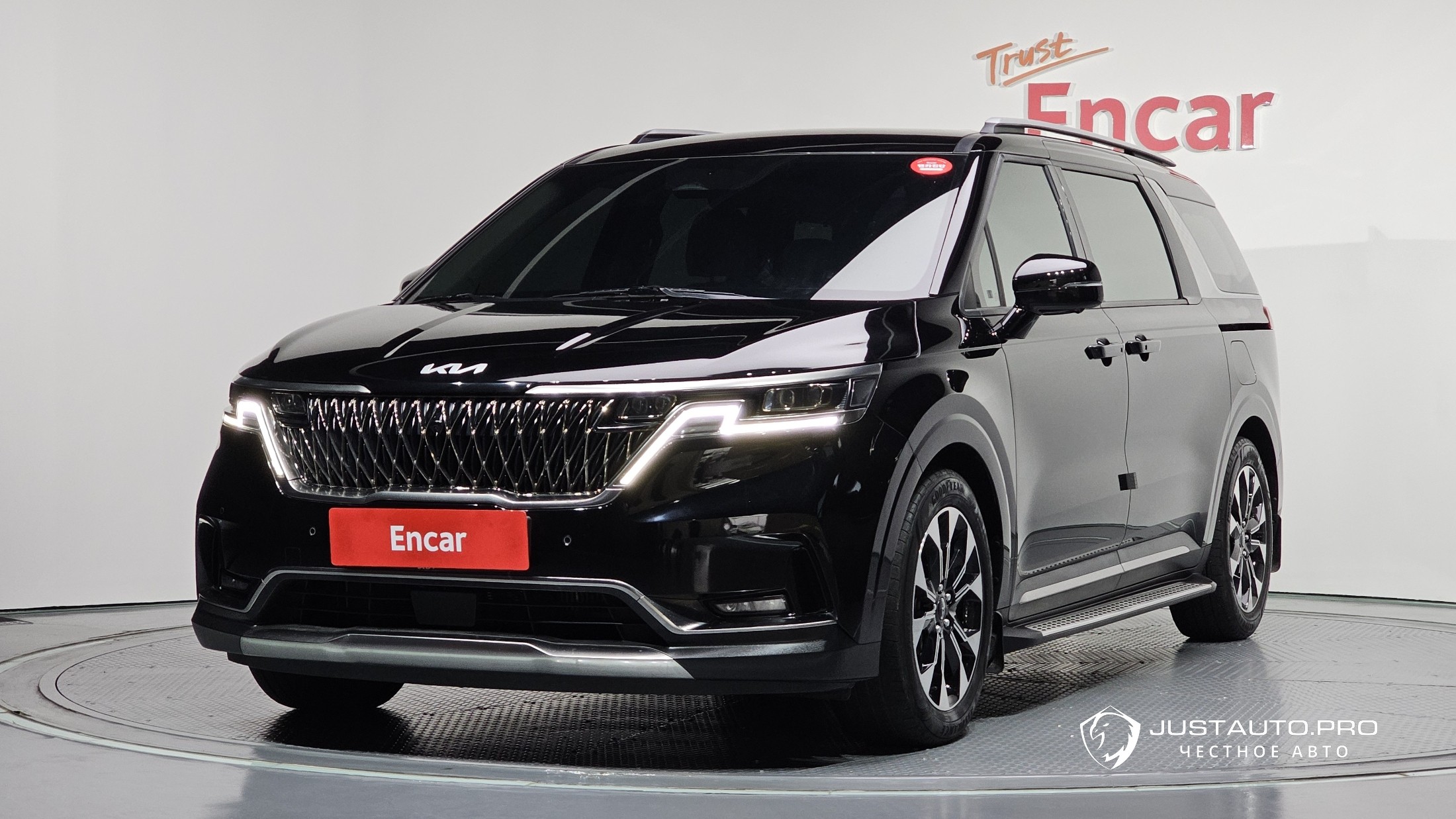 Автомобиль Kia Canival