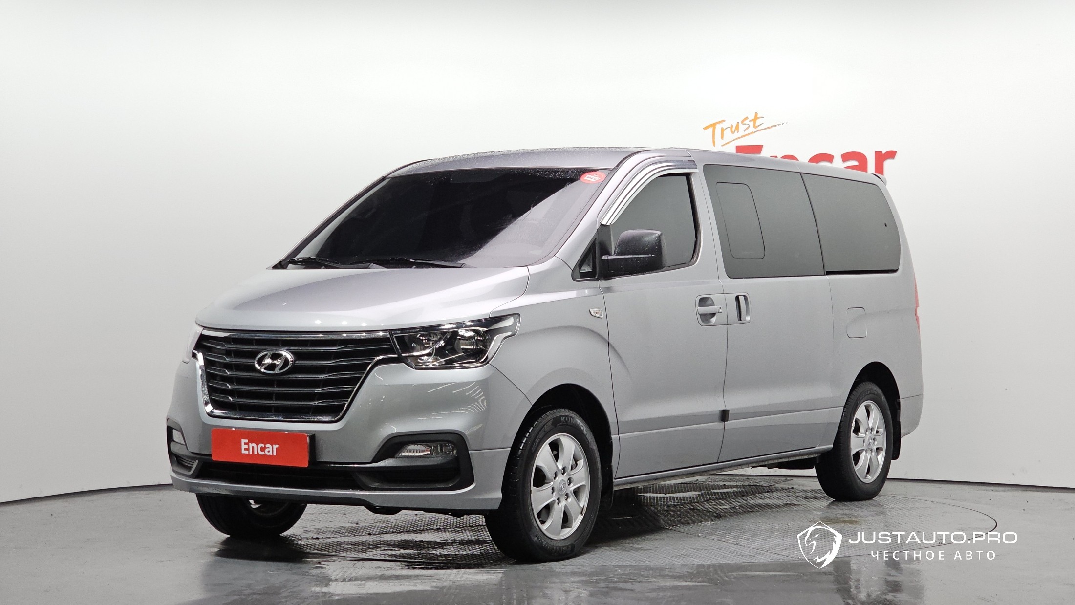 Автомобиль Hyundai Starex