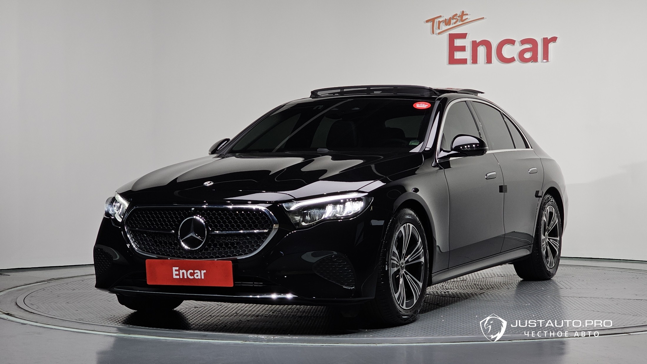 Автомобиль Mercedes-Benz E-Class