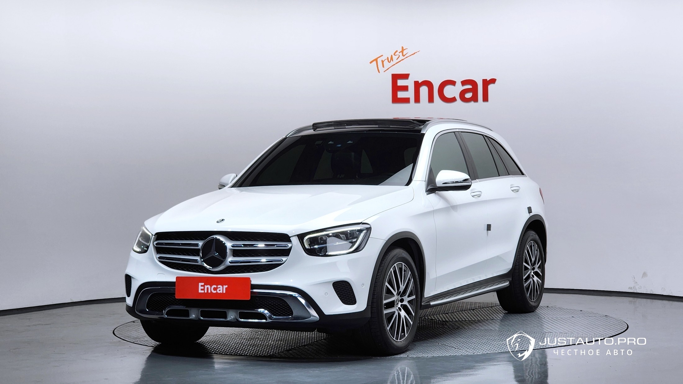 Автомобиль Mercedes-Benz GLC-Class