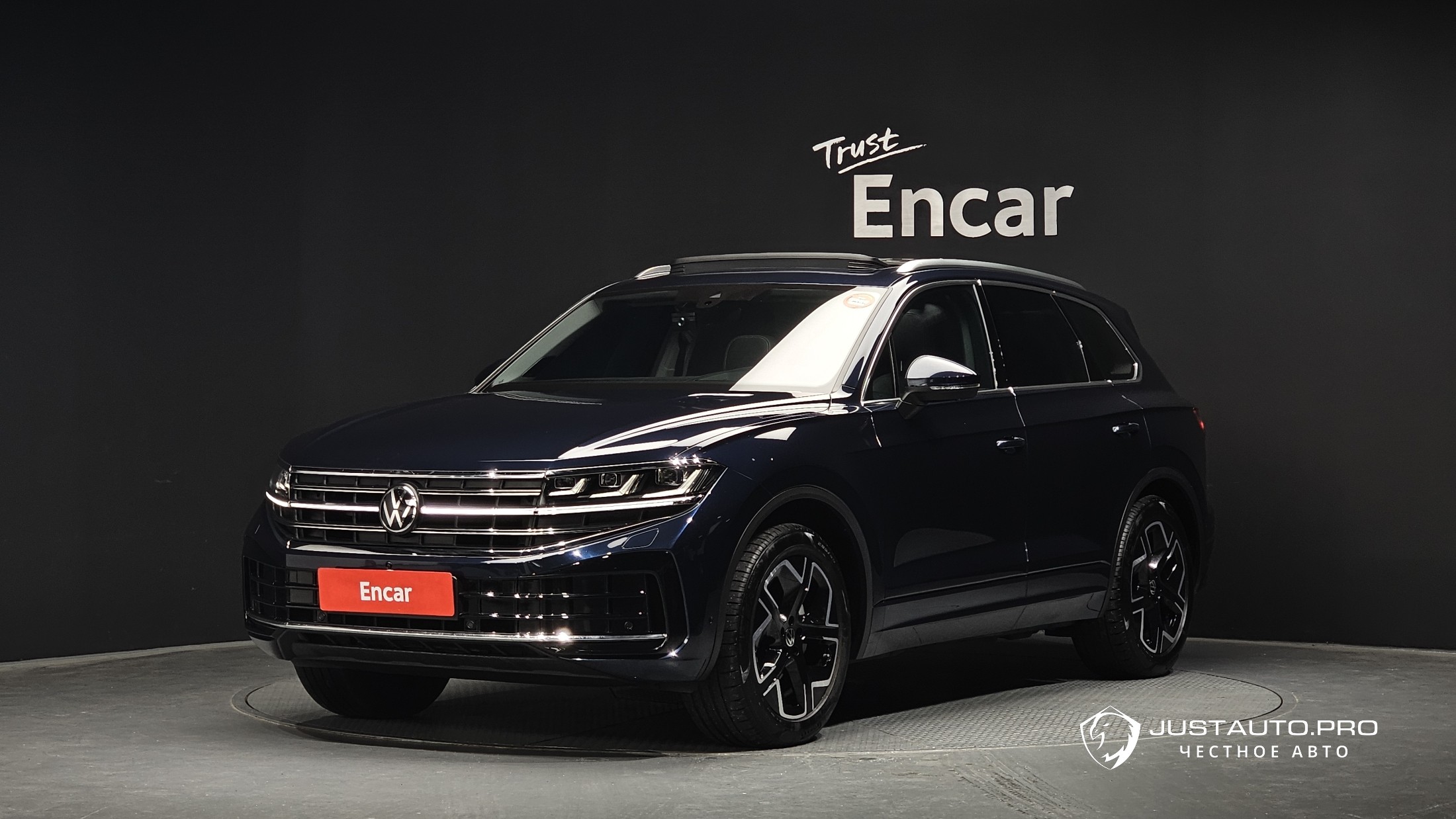 Автомобиль Volkswagen Touareg