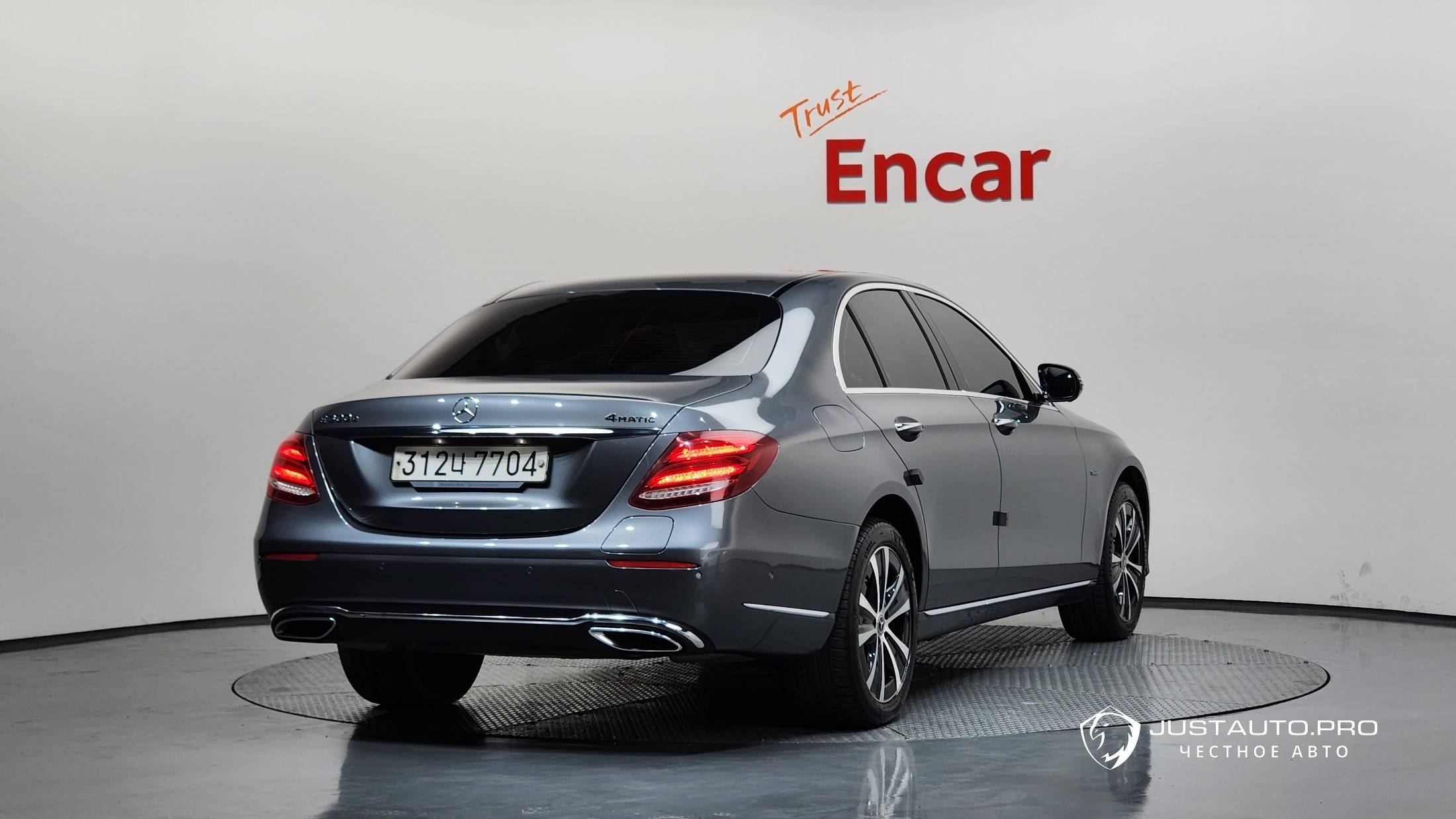 Автомобиль Mercedes-Benz E-Class