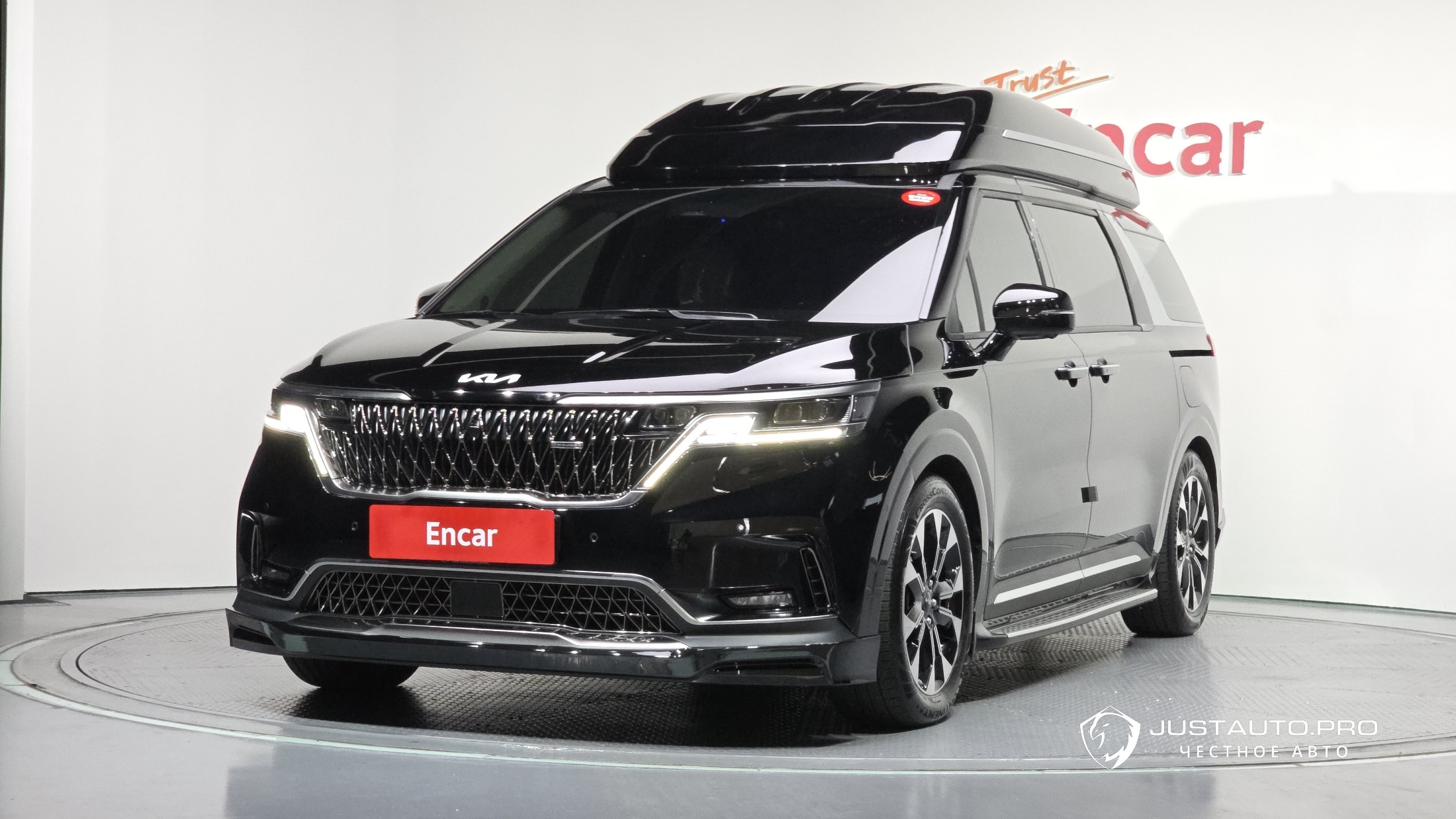 Автомобиль Kia Canival