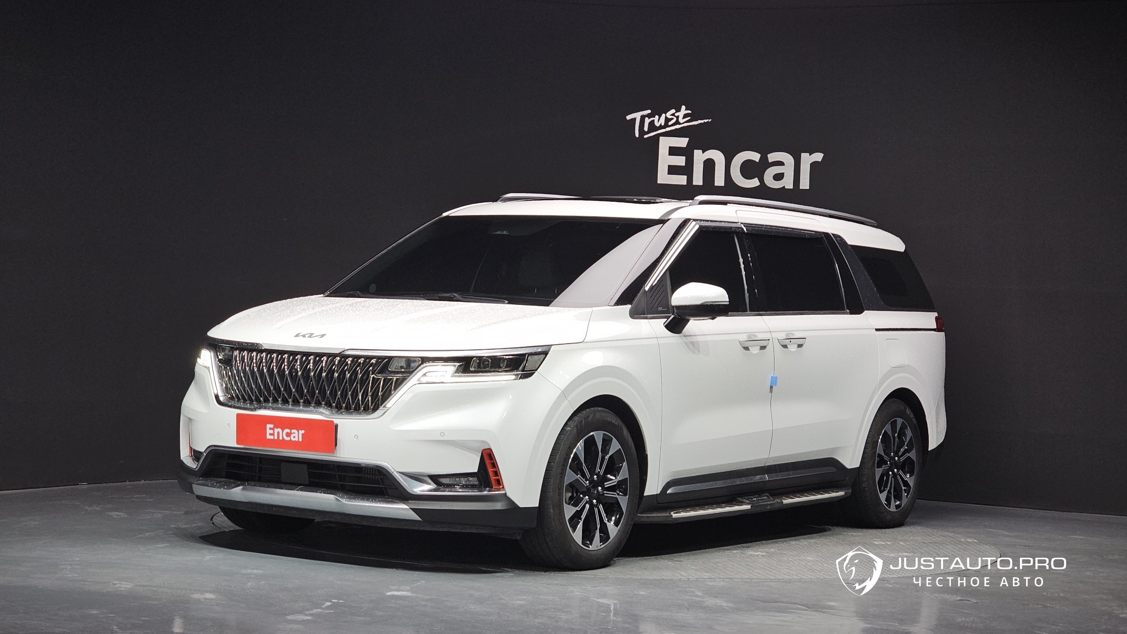 Автомобиль Kia Canival