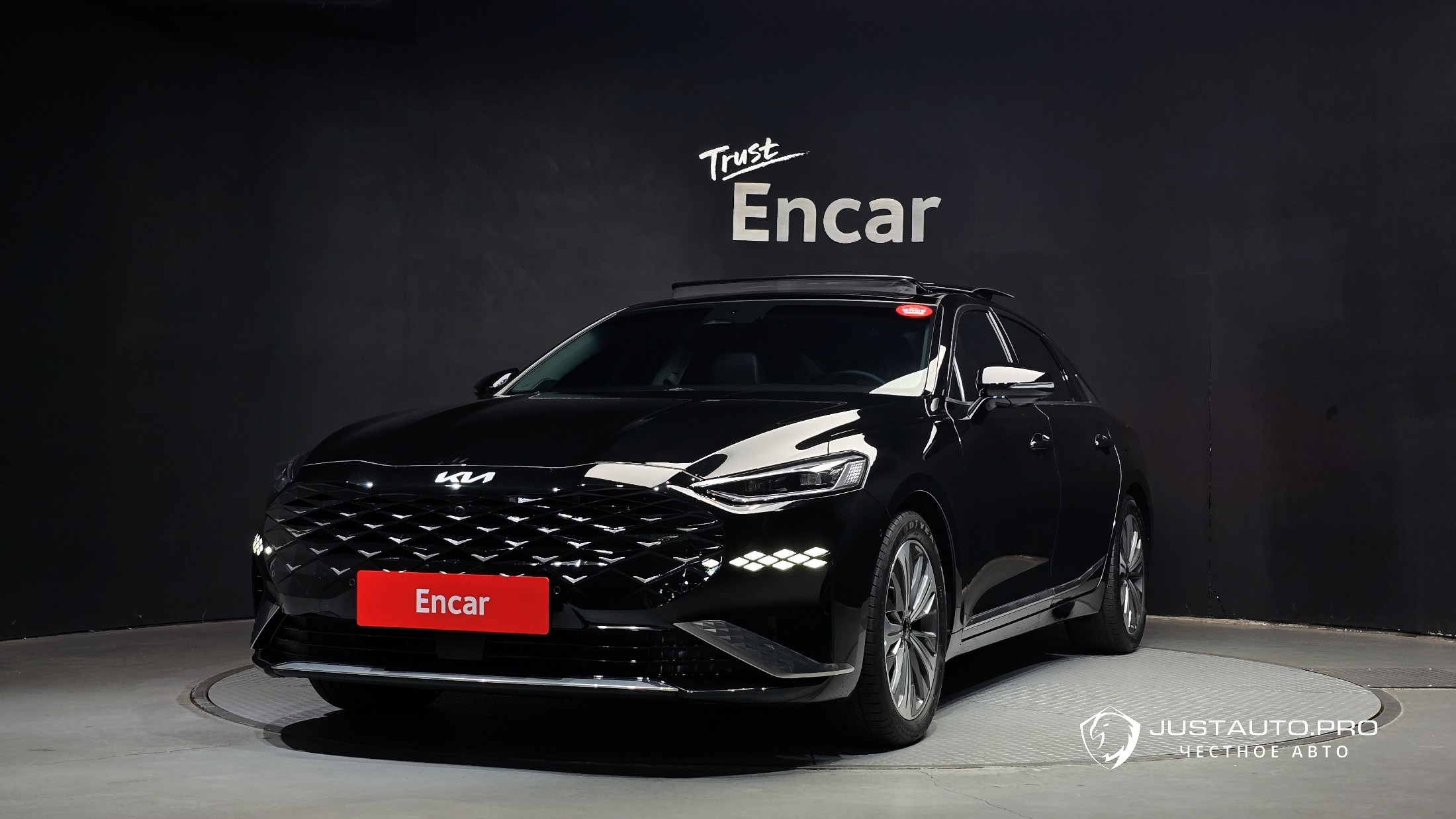 Автомобиль Kia K8