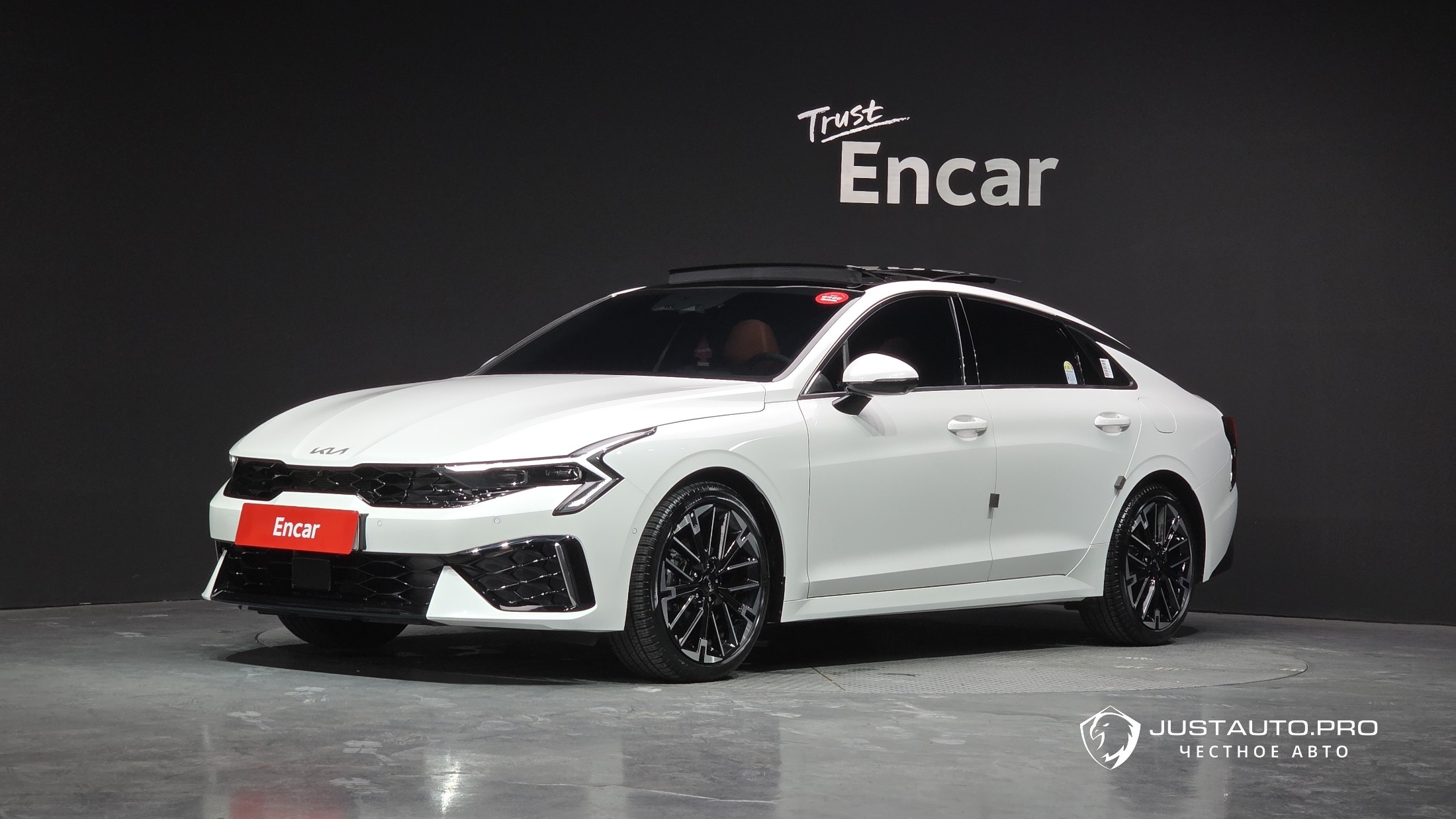 Автомобиль Kia K5