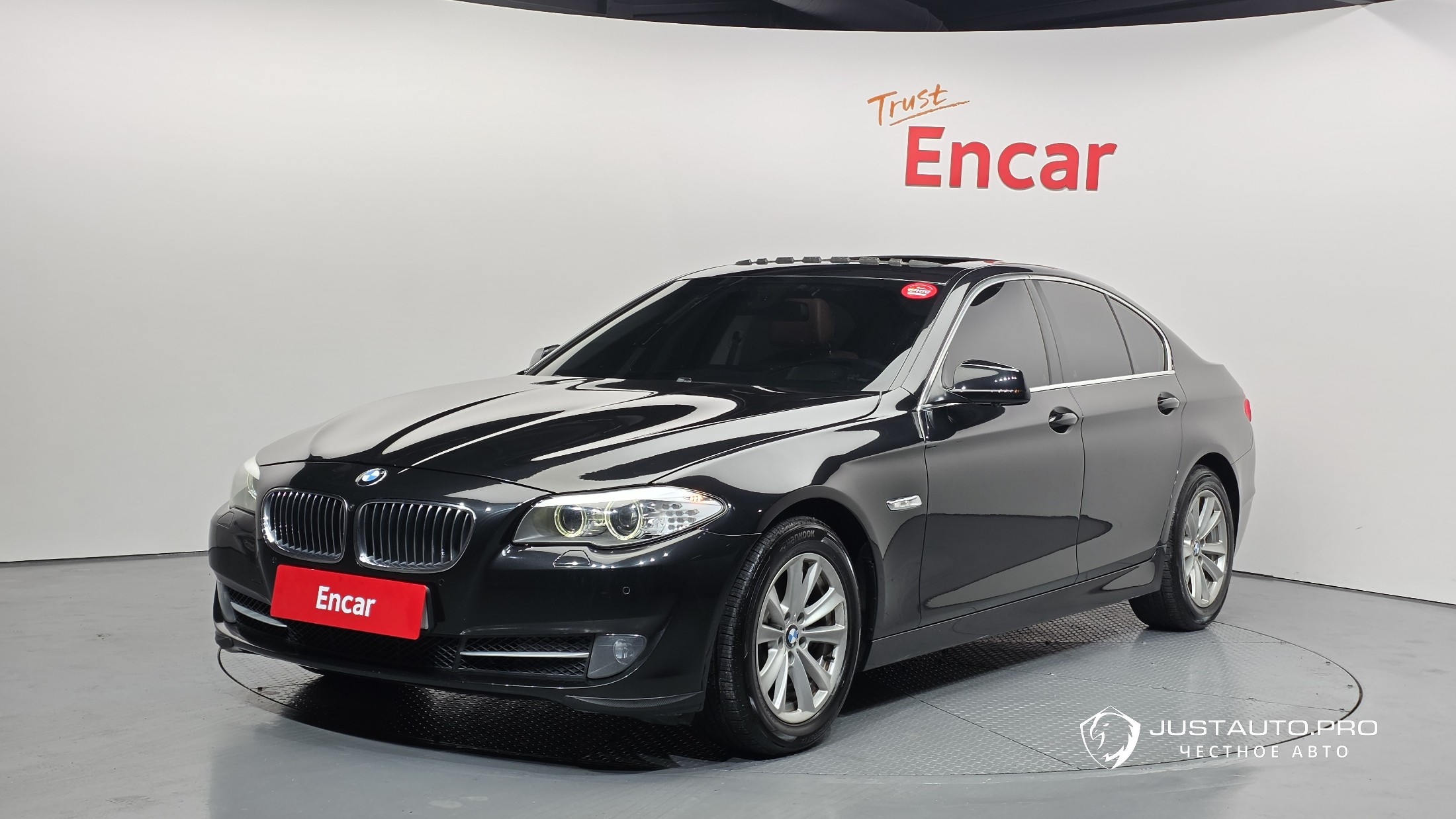 Автомобиль BMW 5-Series