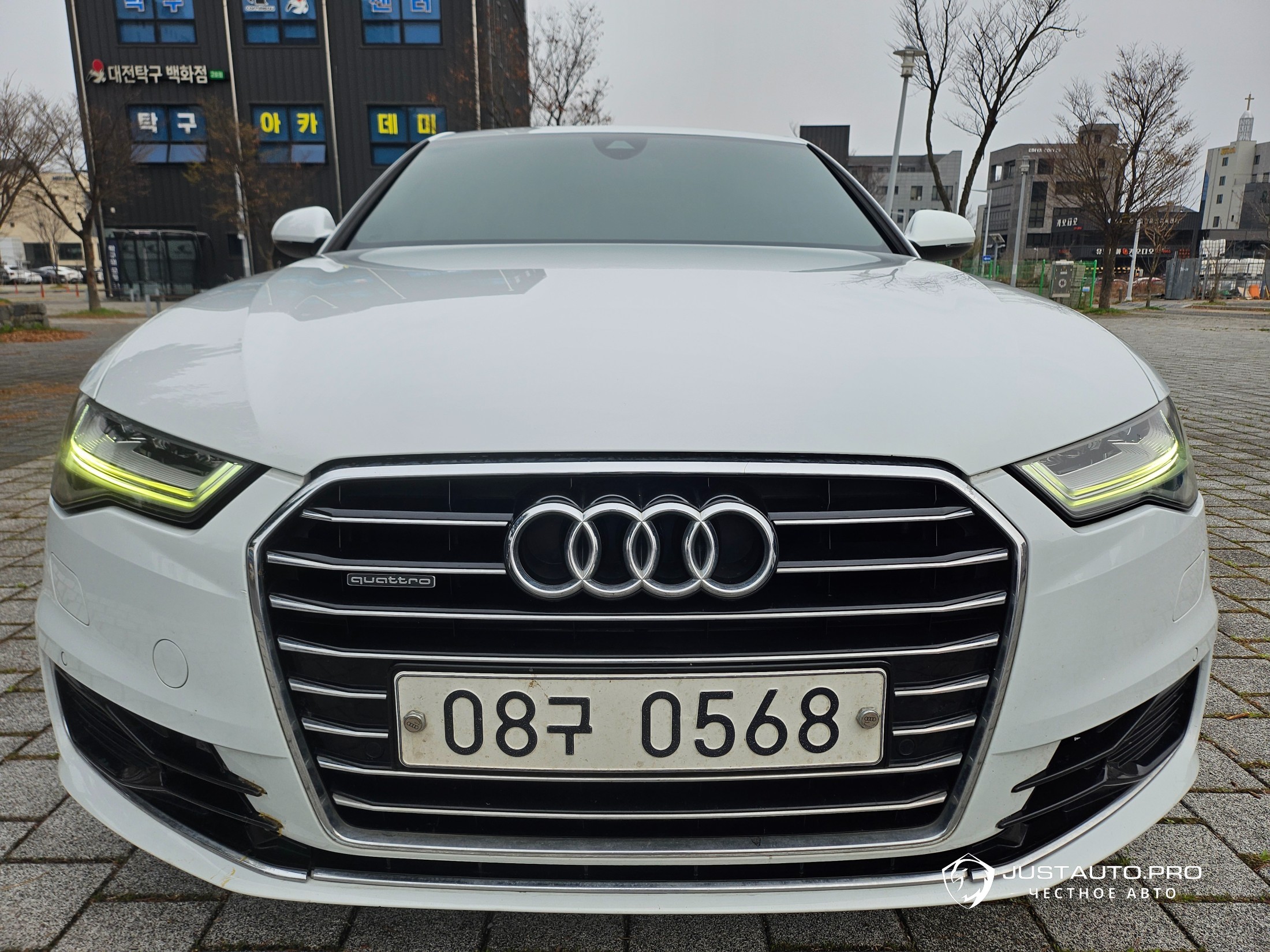 Автомобиль Audi A6