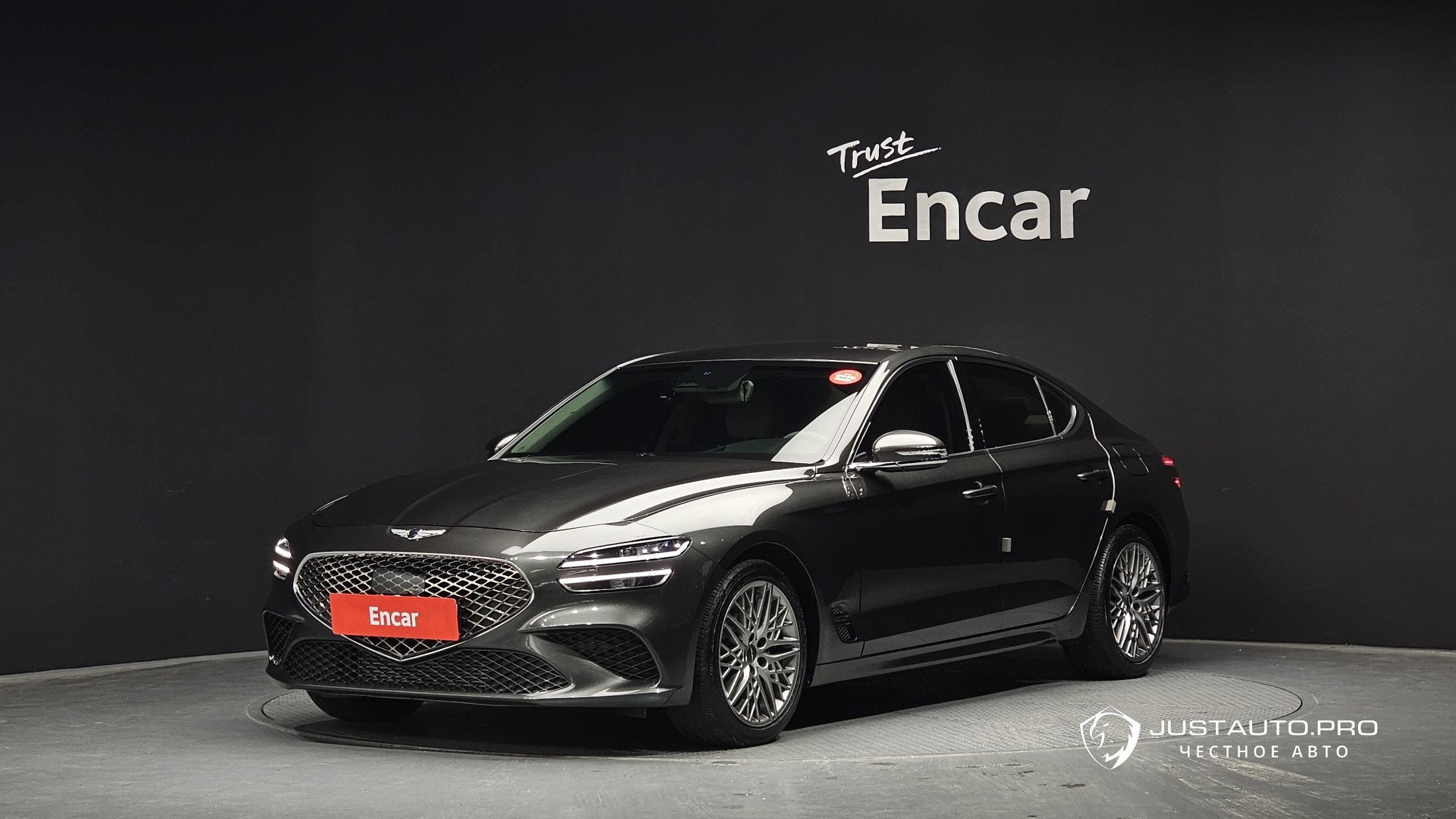 Автомобиль Genesis G70