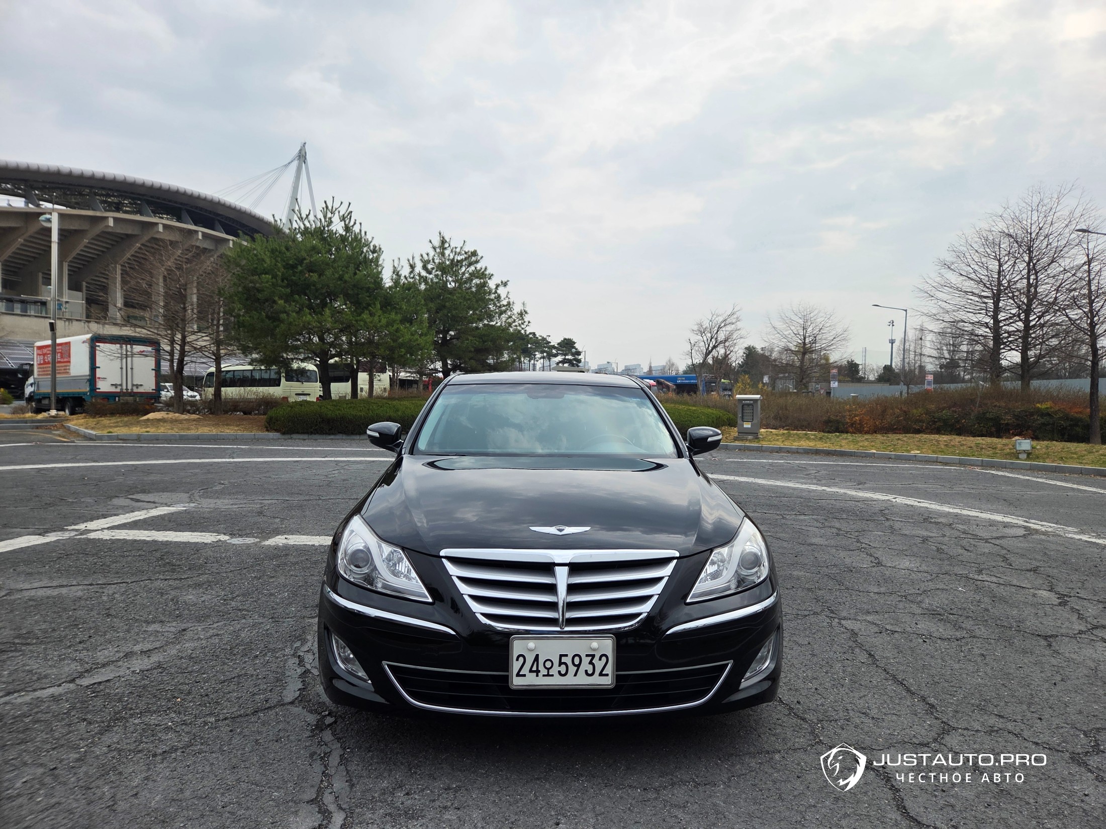 Автомобиль Hyundai Genesis