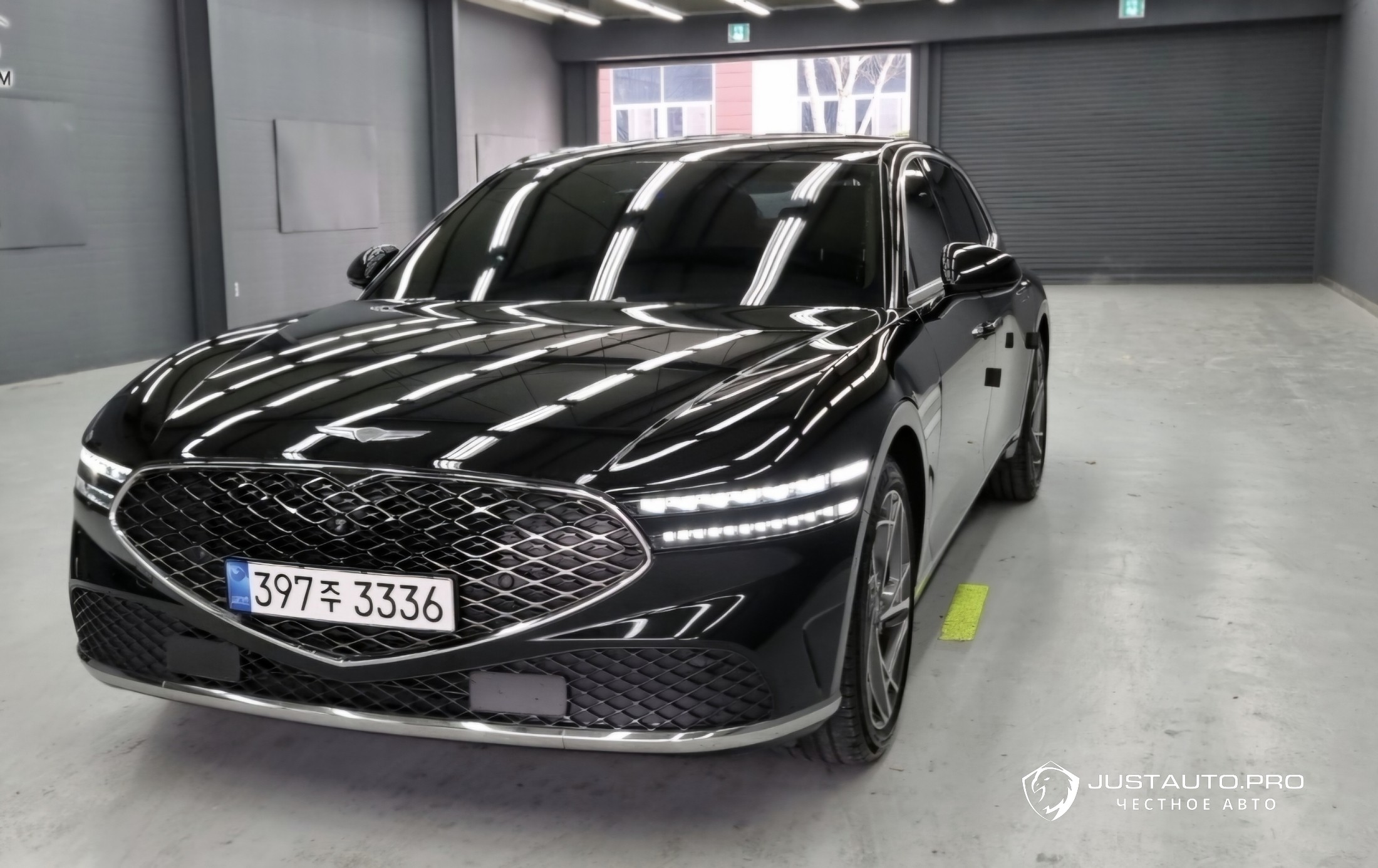 Автомобиль Genesis G90