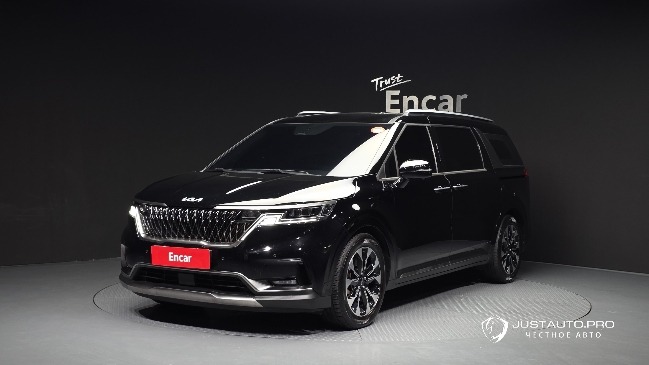 Автомобиль Kia Canival