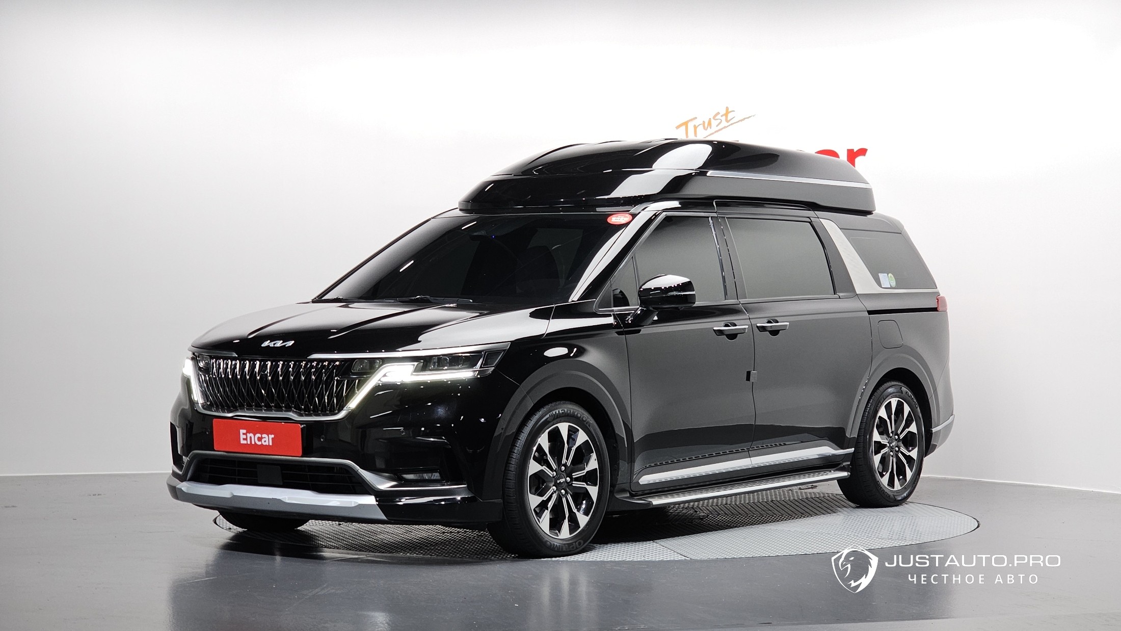 Автомобиль Kia Canival