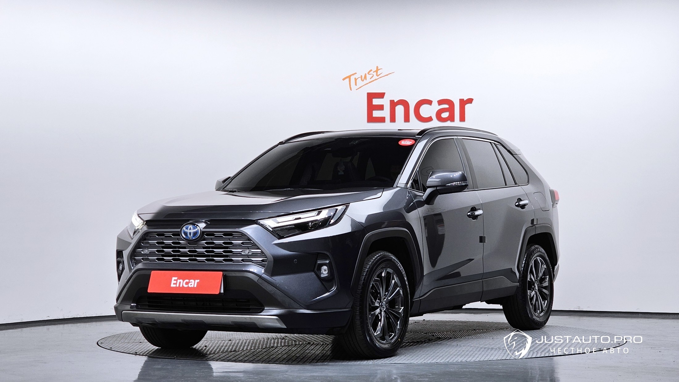 Автомобиль Toyota RAV4