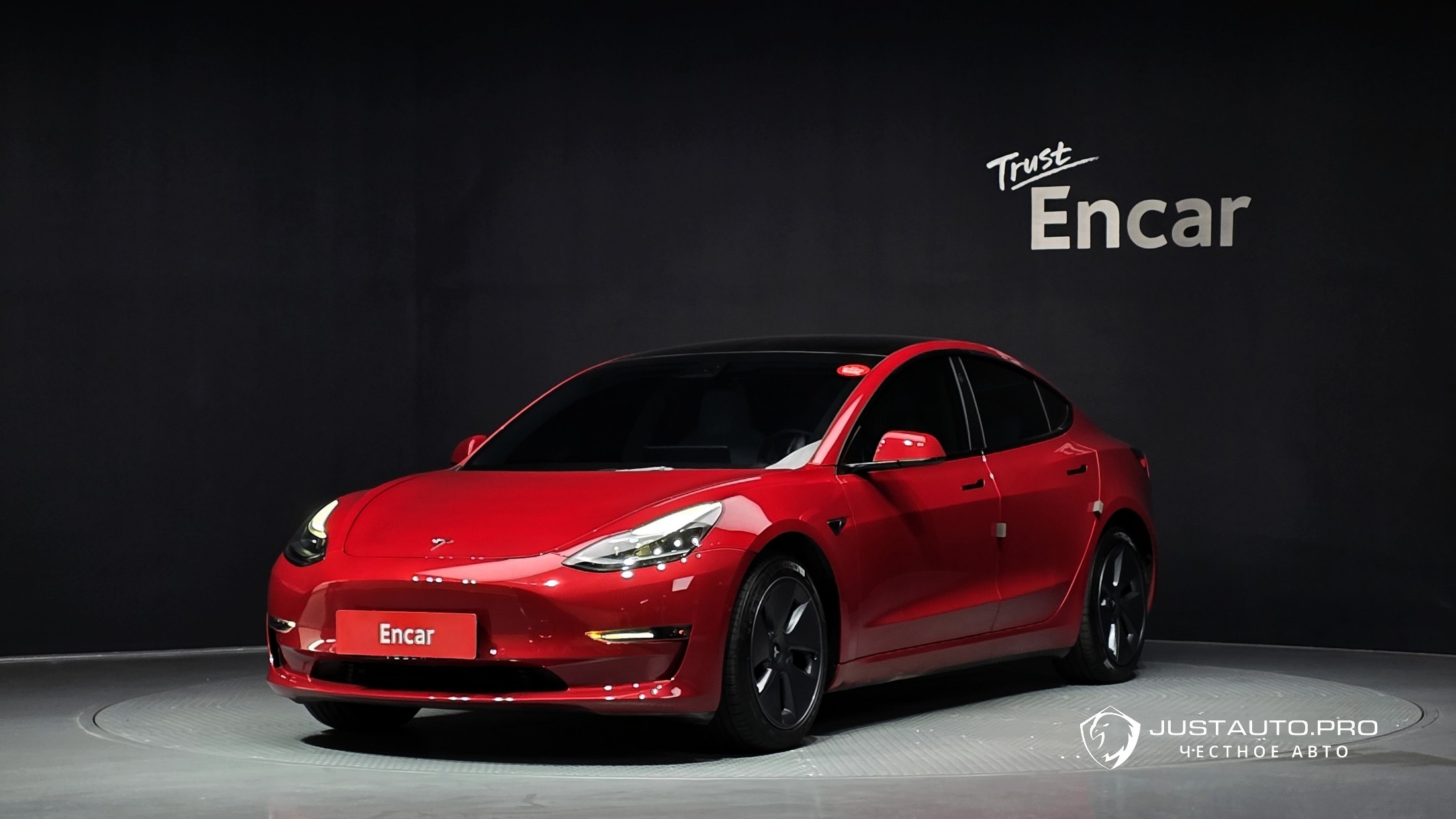 Автомобиль Tesla Model 3