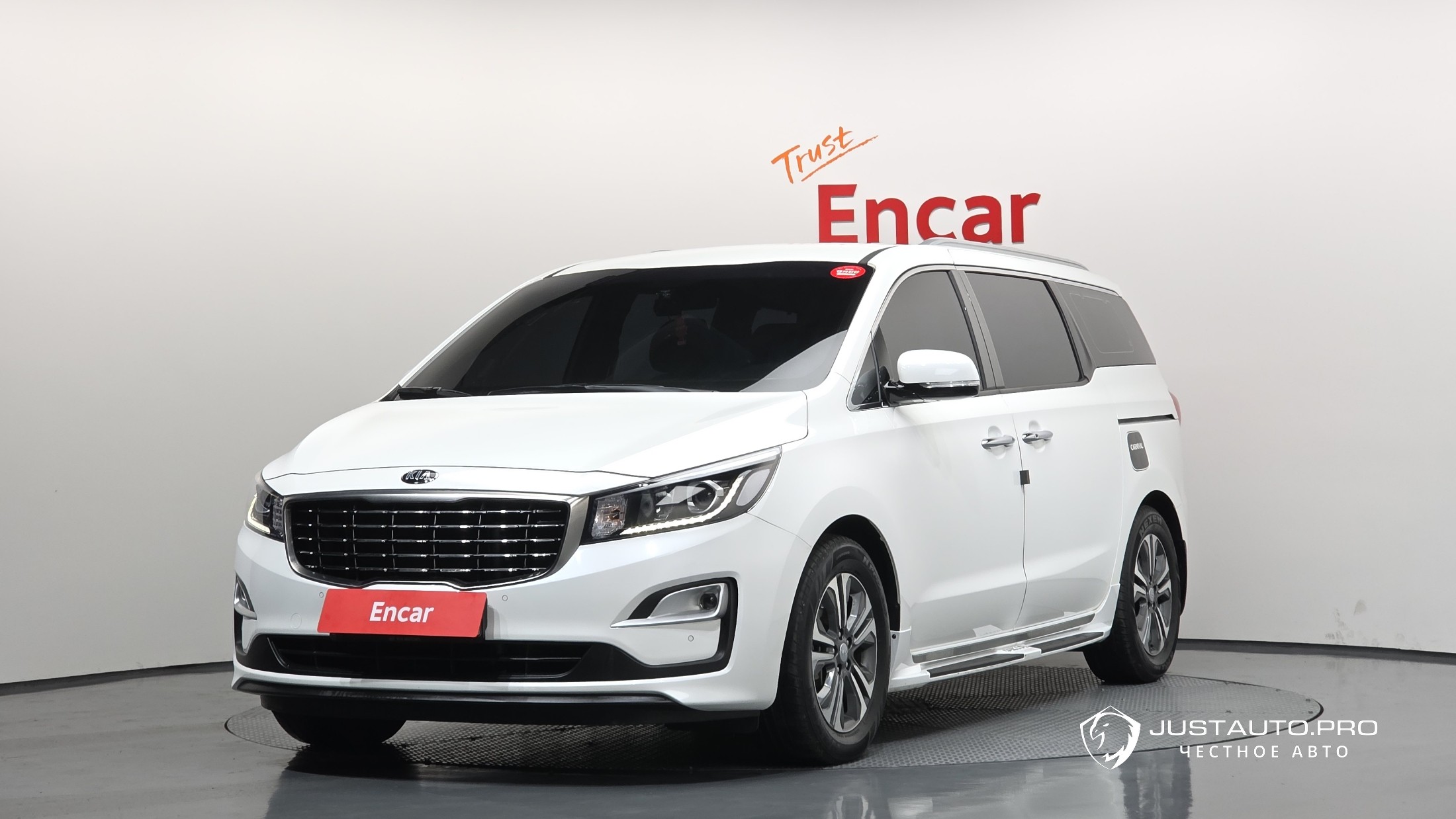 Автомобиль Kia Canival