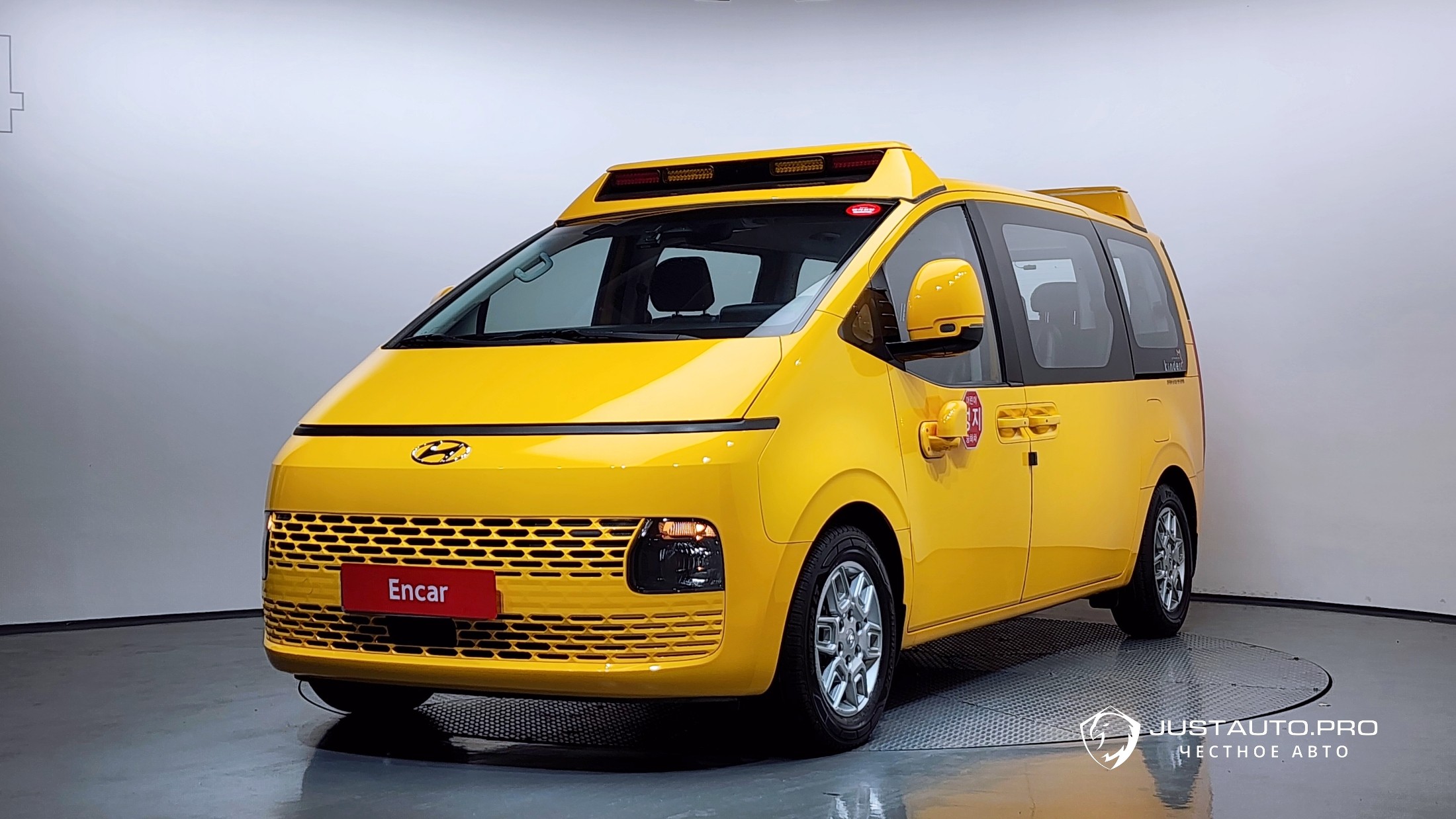 Автомобиль Hyundai Staria