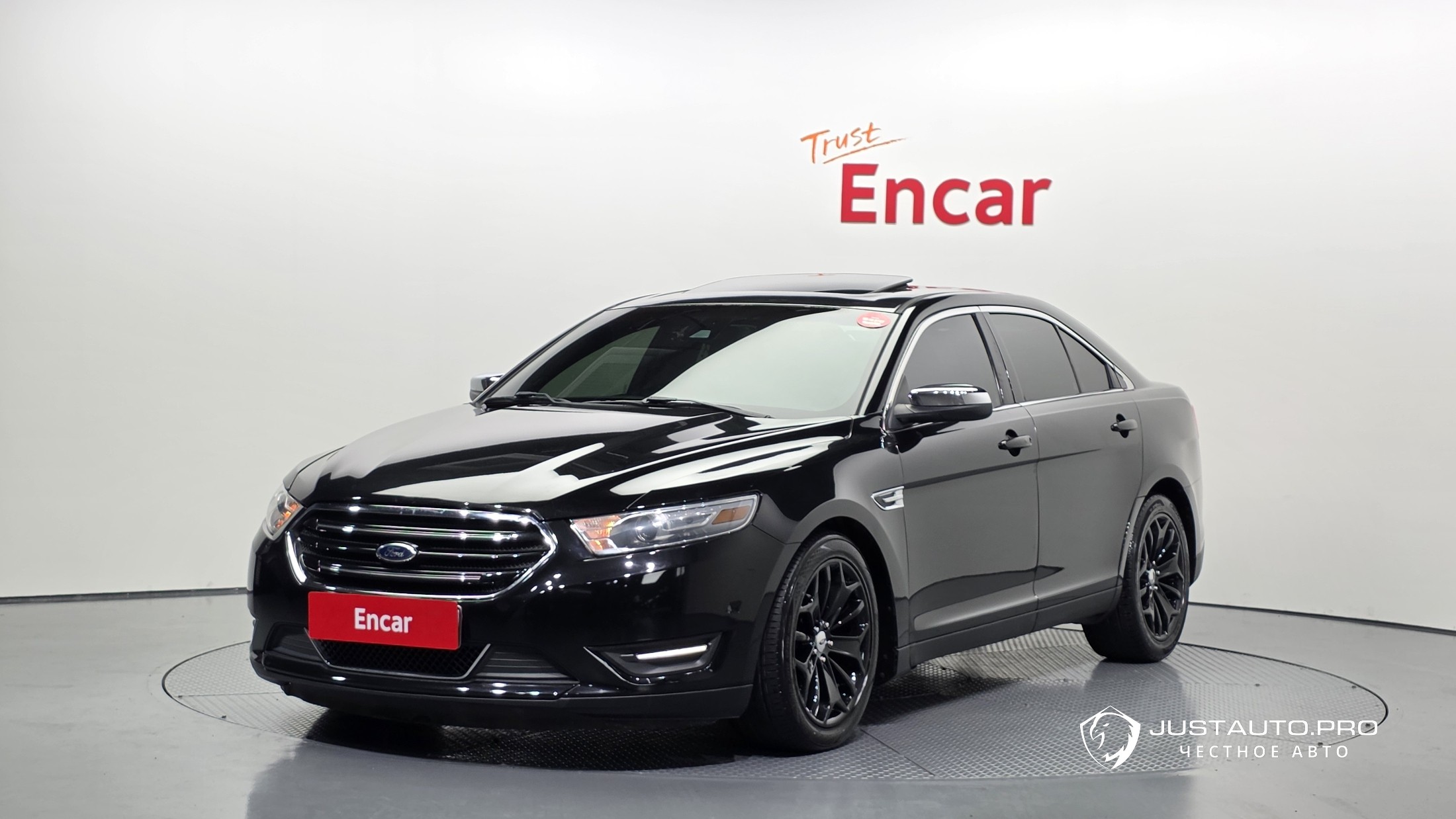 Автомобиль Ford Taurus