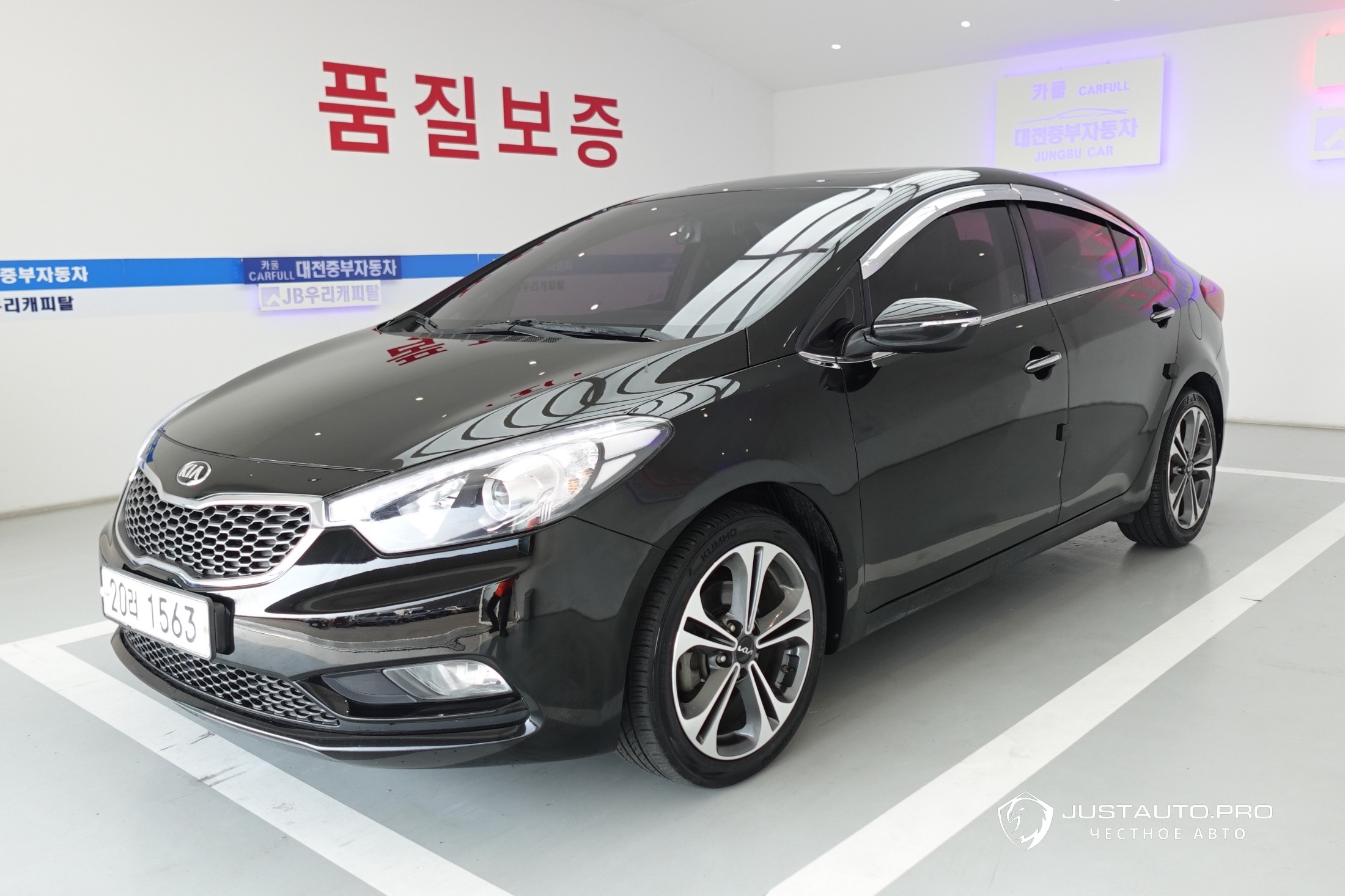 Автомобиль Kia K3