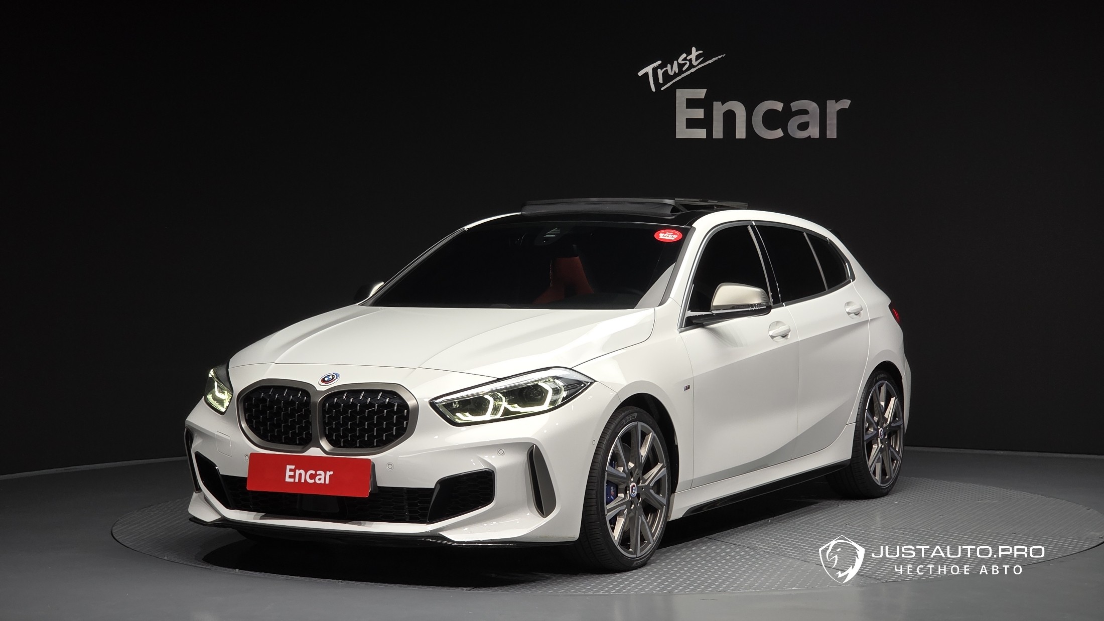 Автомобиль BMW 1-Series