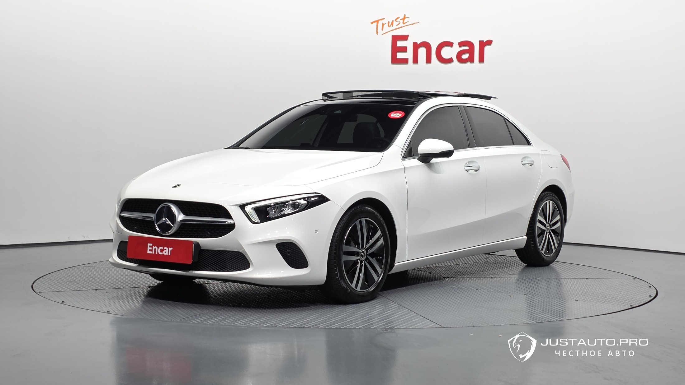 Автомобиль Mercedes-Benz A-Class