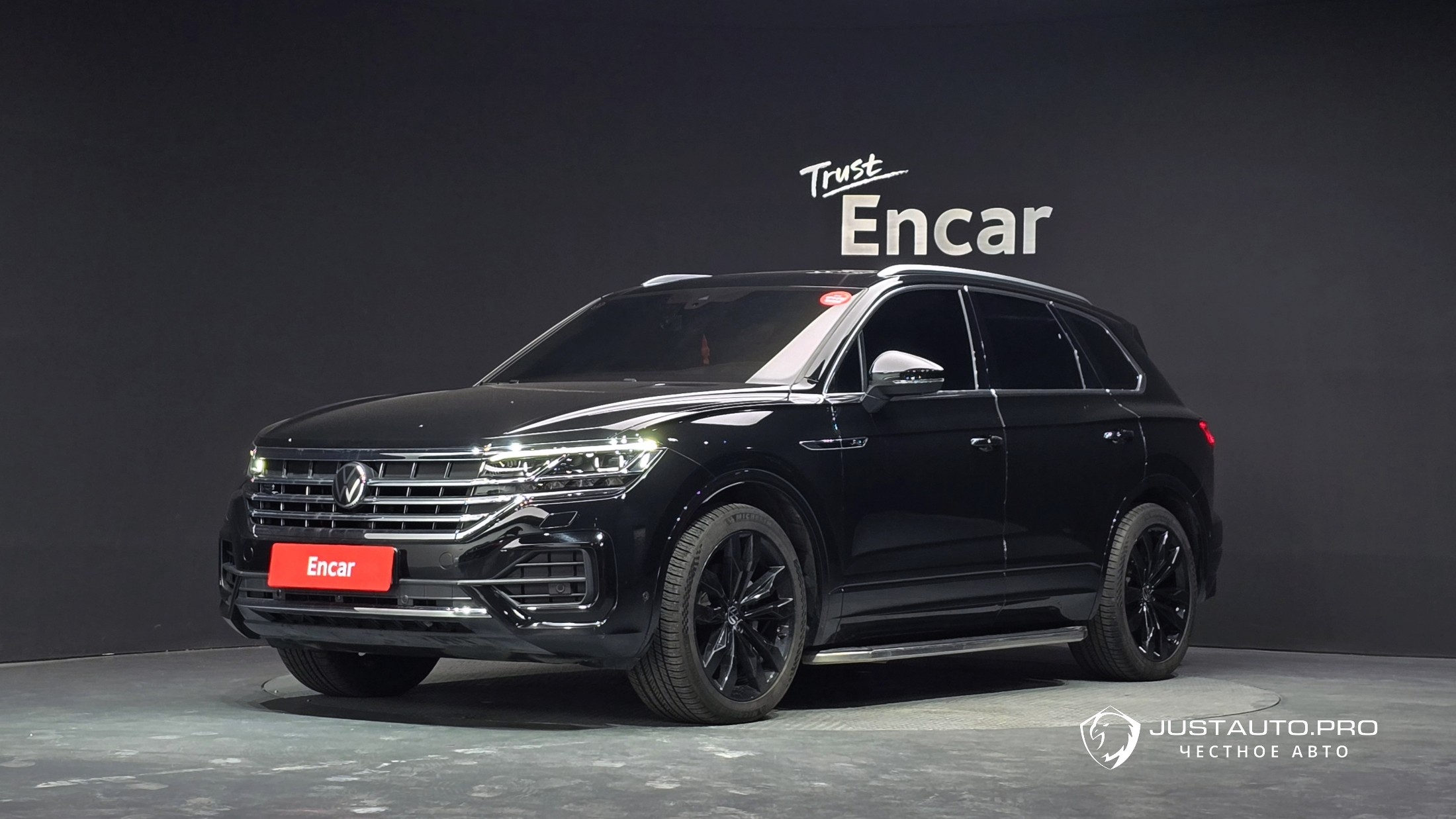 Автомобиль Volkswagen Touareg