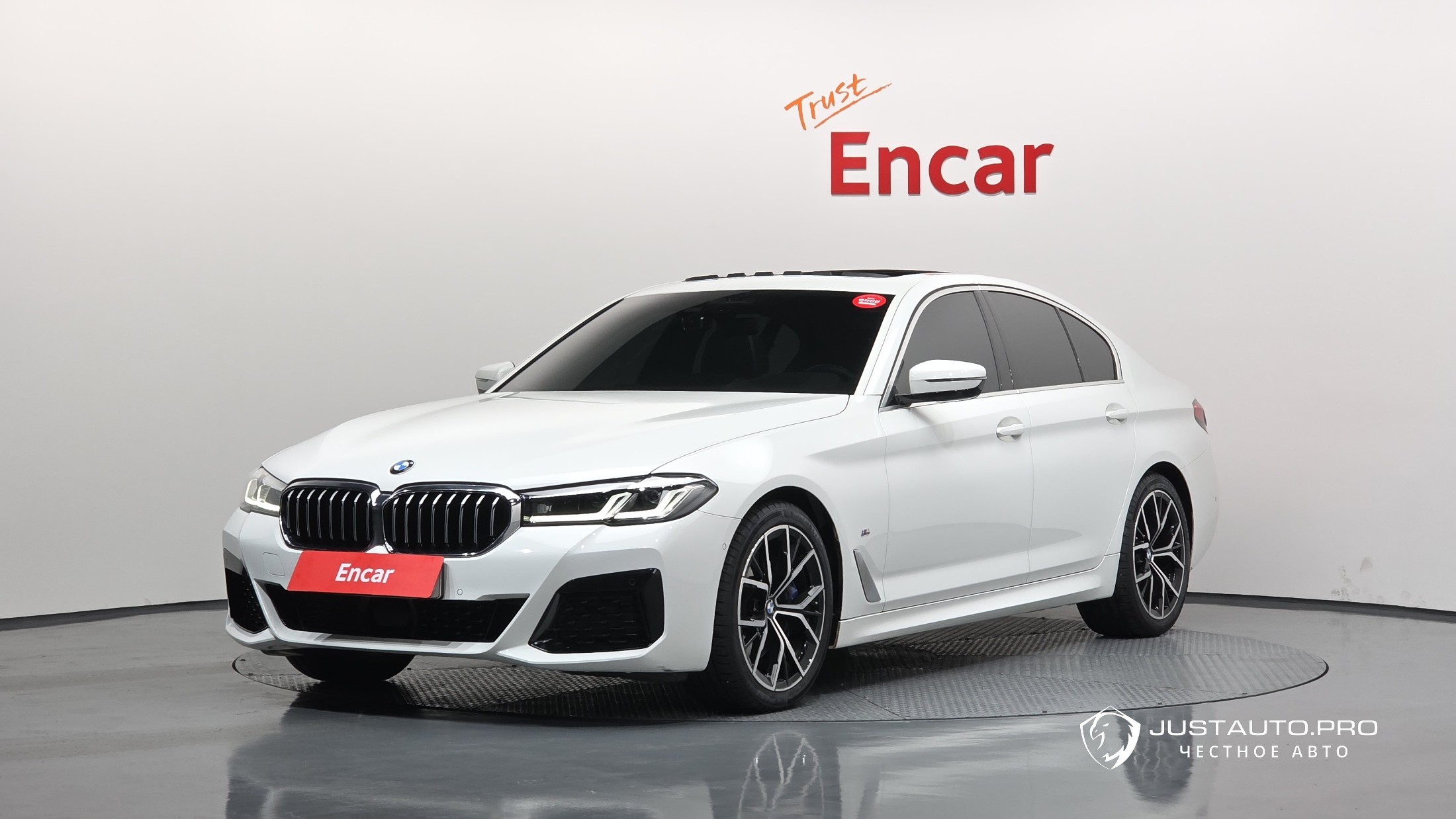 Автомобиль BMW 5-Series