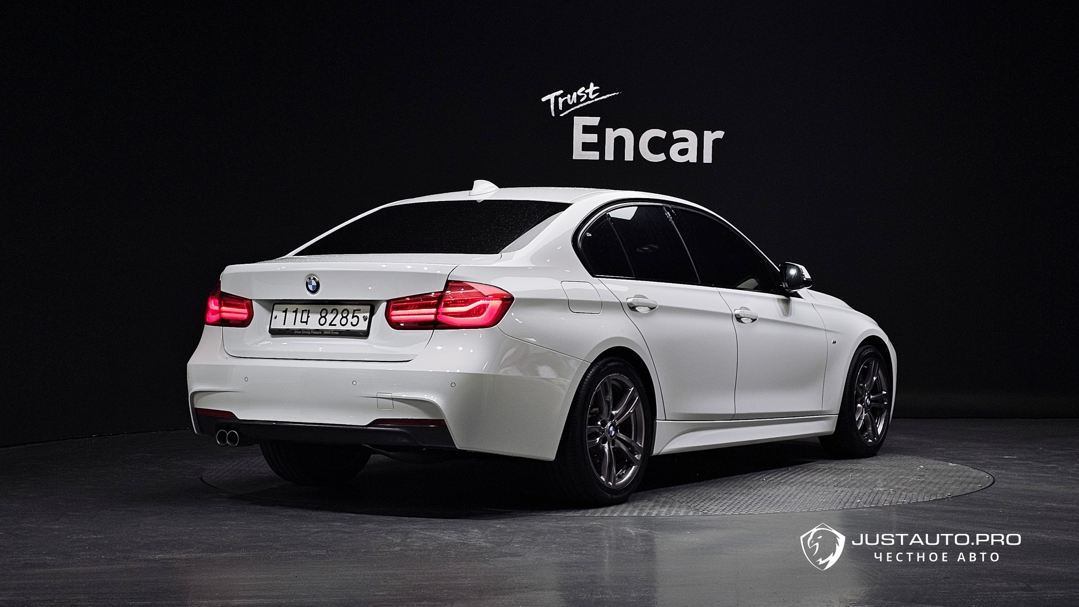 Автомобиль BMW 3-Series