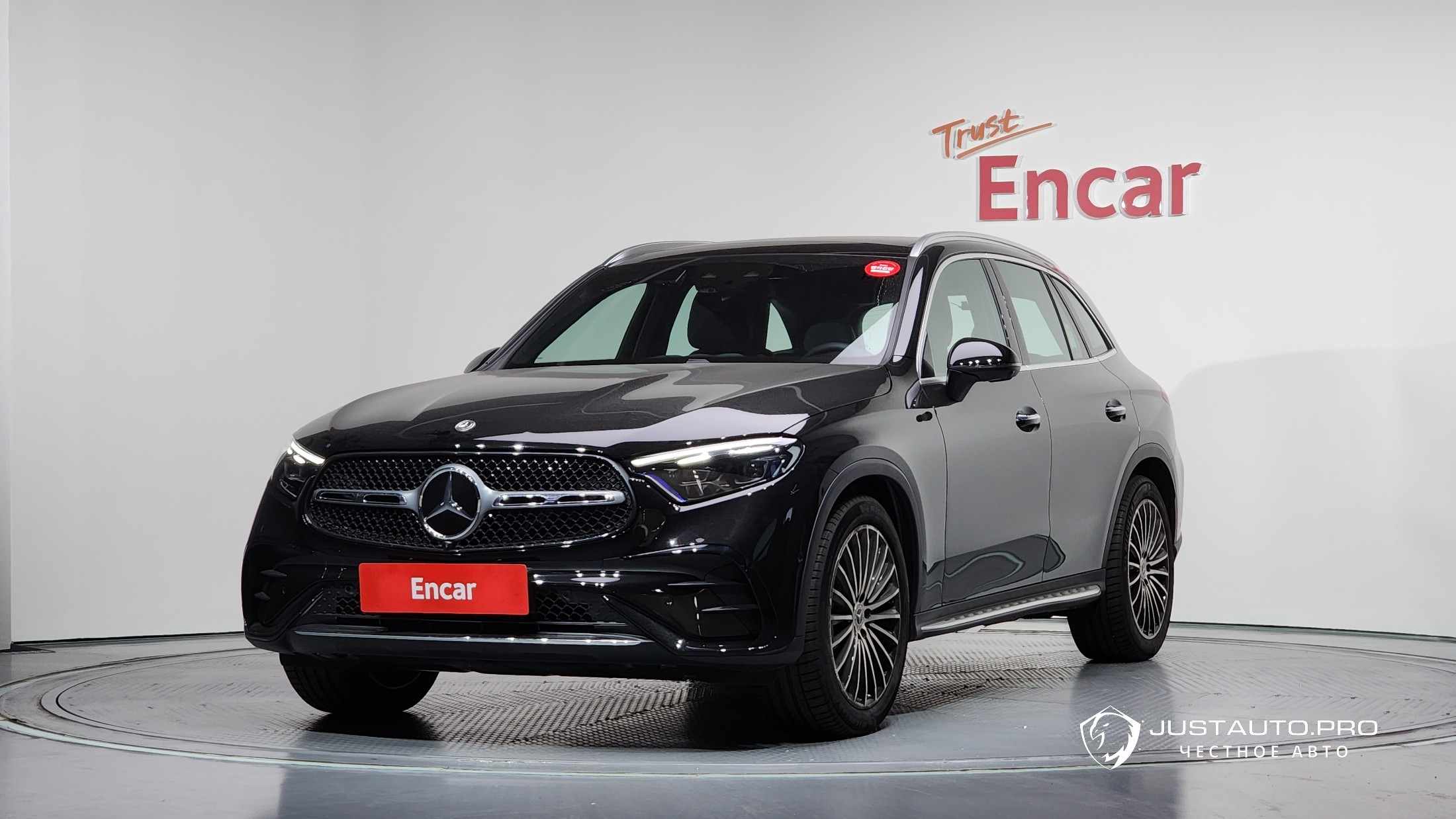 Автомобиль Mercedes-Benz GLC-Class