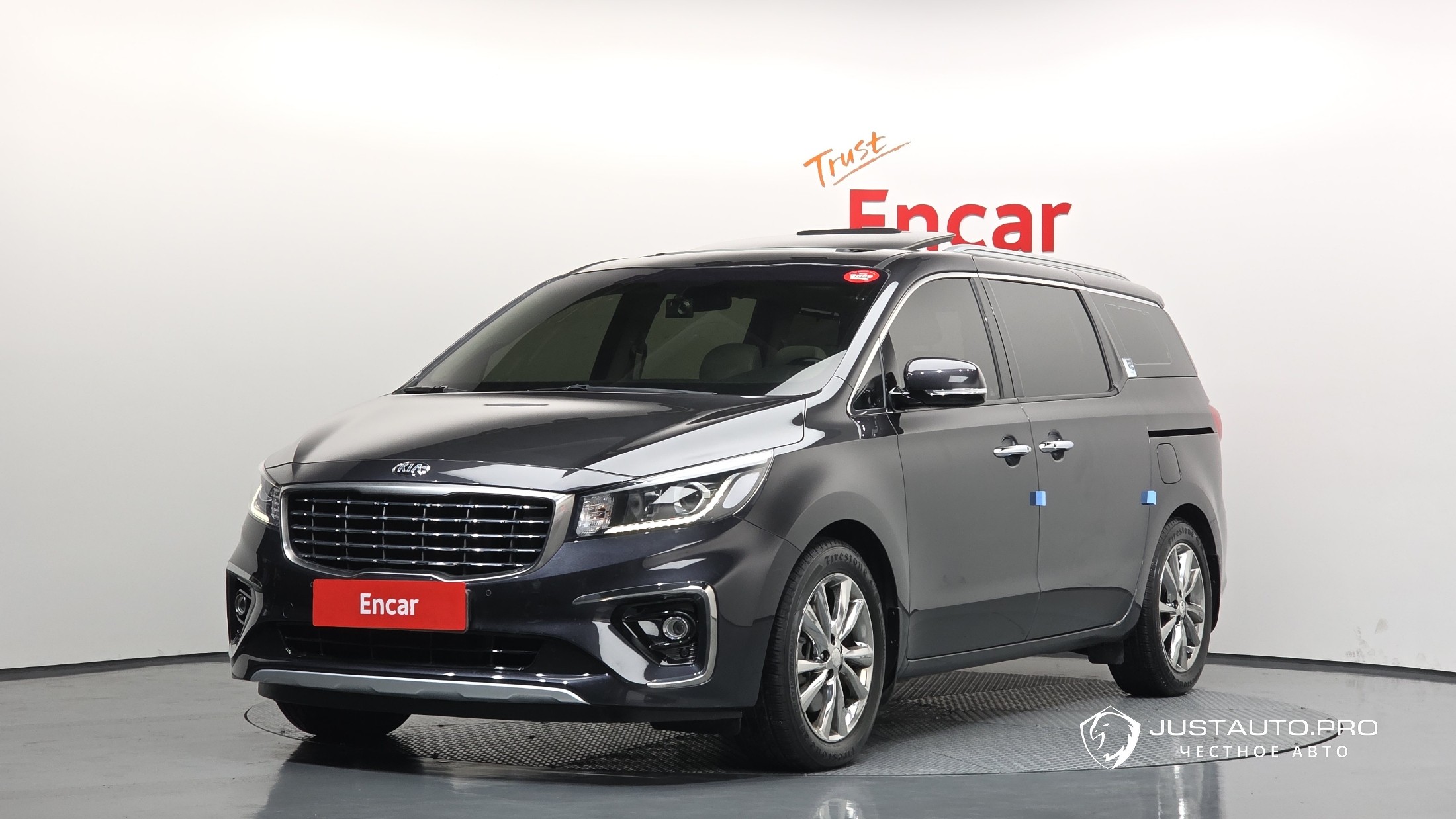 Автомобиль Kia Canival